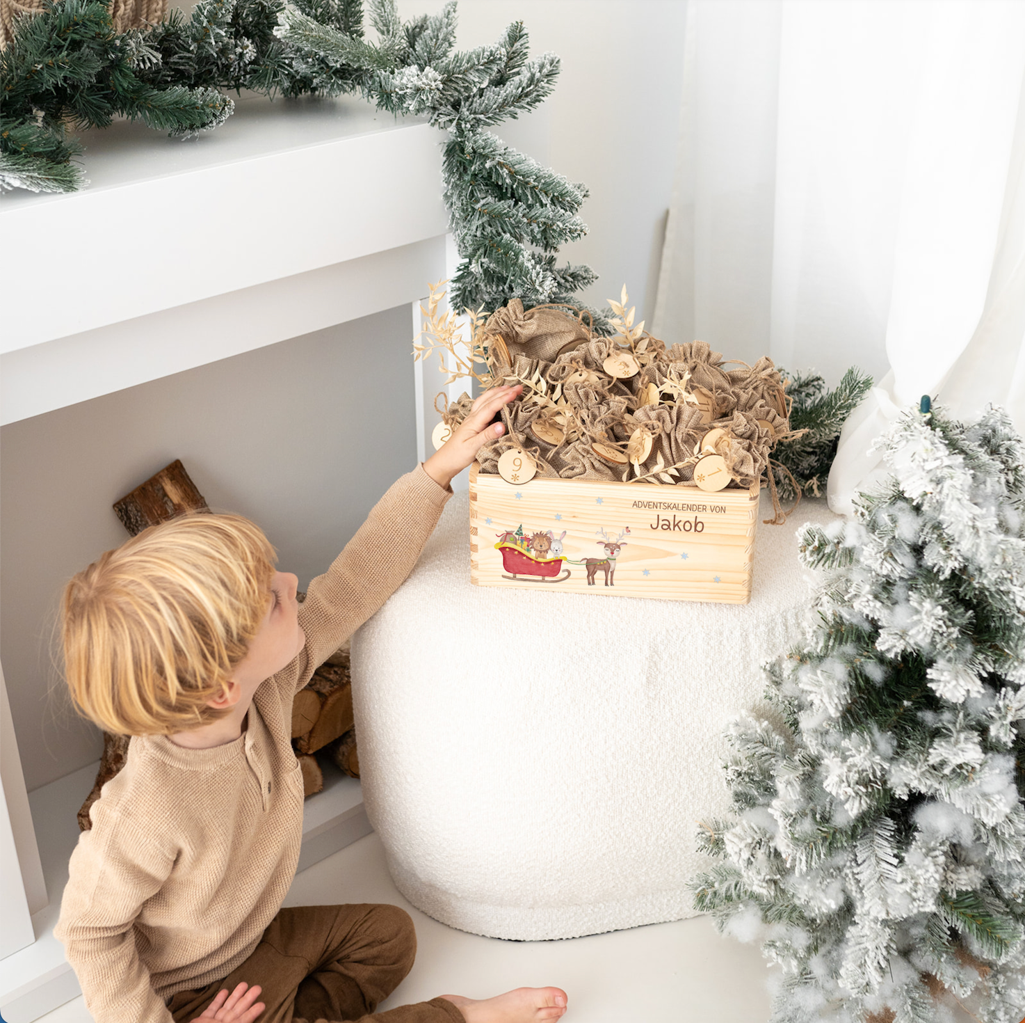 Adventskiste "Weihnachtsschlitten bunt" personalisiert