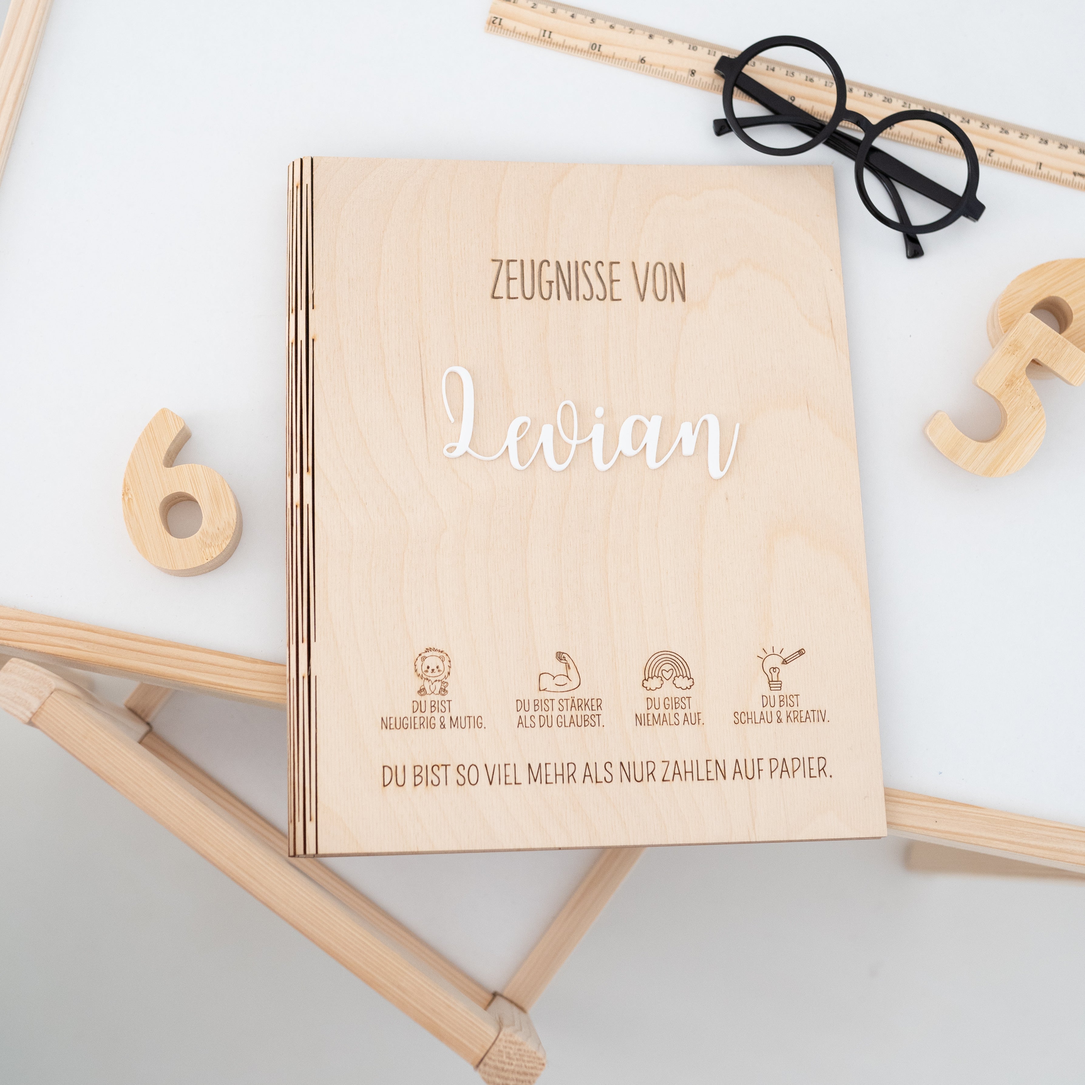 Zeugnismappe Holz personalisiert - Du bist so viel mehr