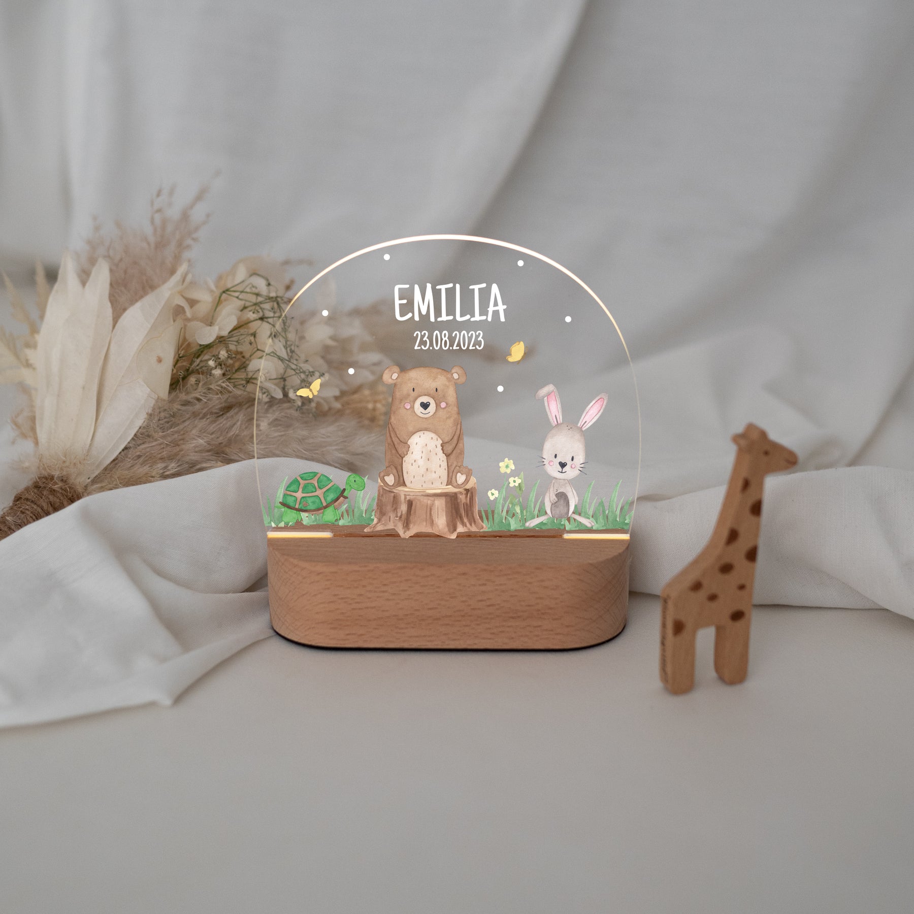 LED Nachtlicht Kinder personalisiert - Bär auf Baumstamm Aquarell