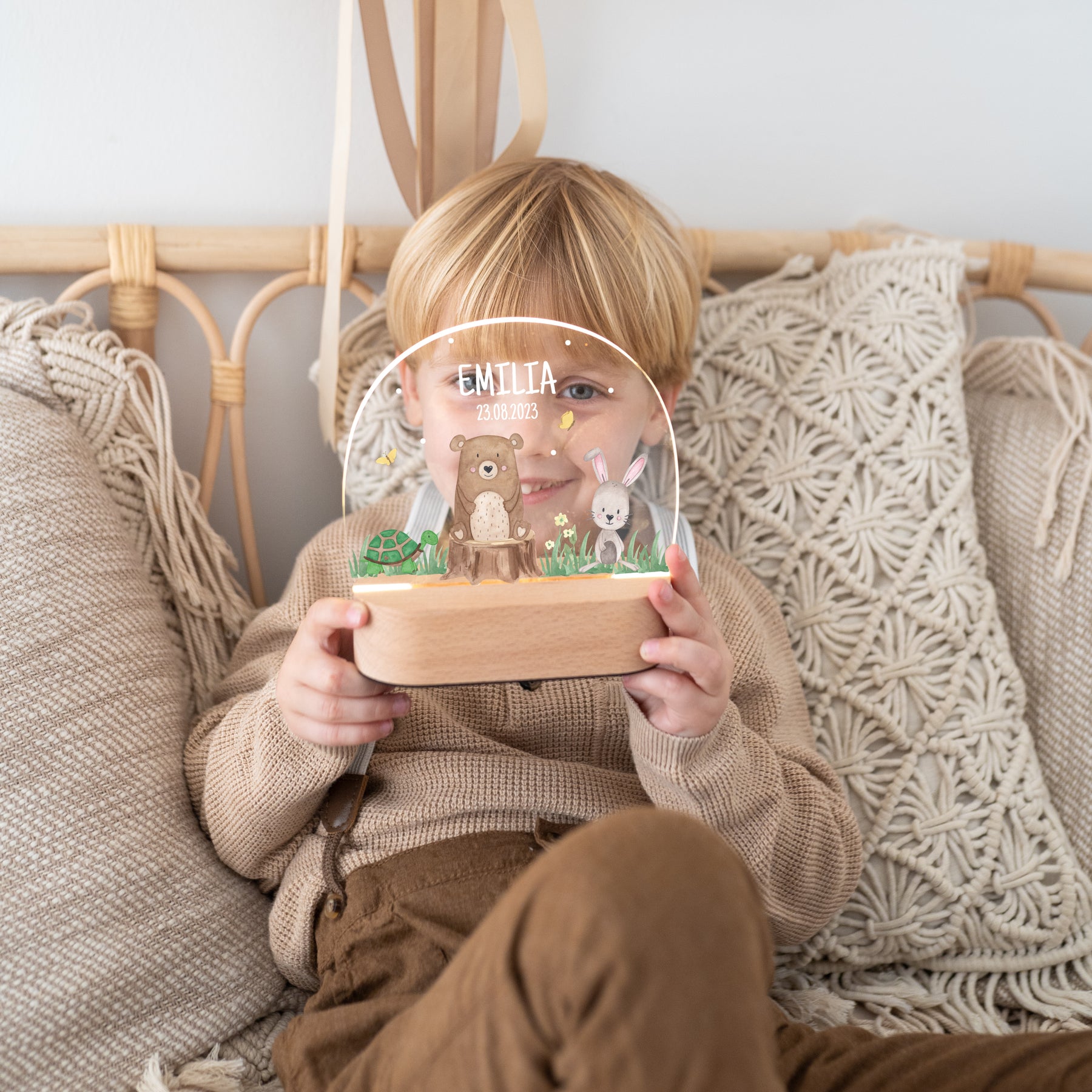 LED Nachtlicht Kinder personalisiert - Bär auf Baumstamm Aquarell