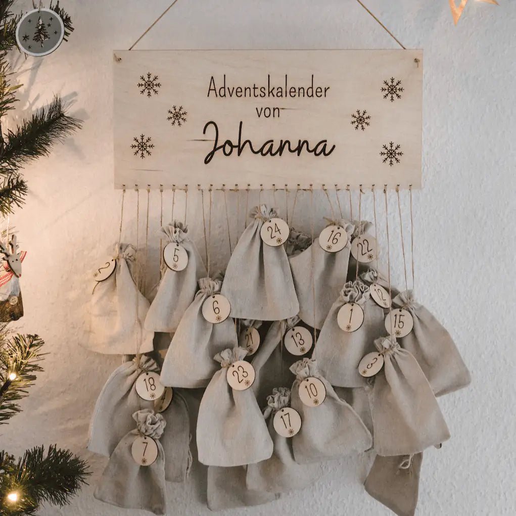 Adventskalender personalisiert - "Schneeflocken" Gravur - wunderwunsch