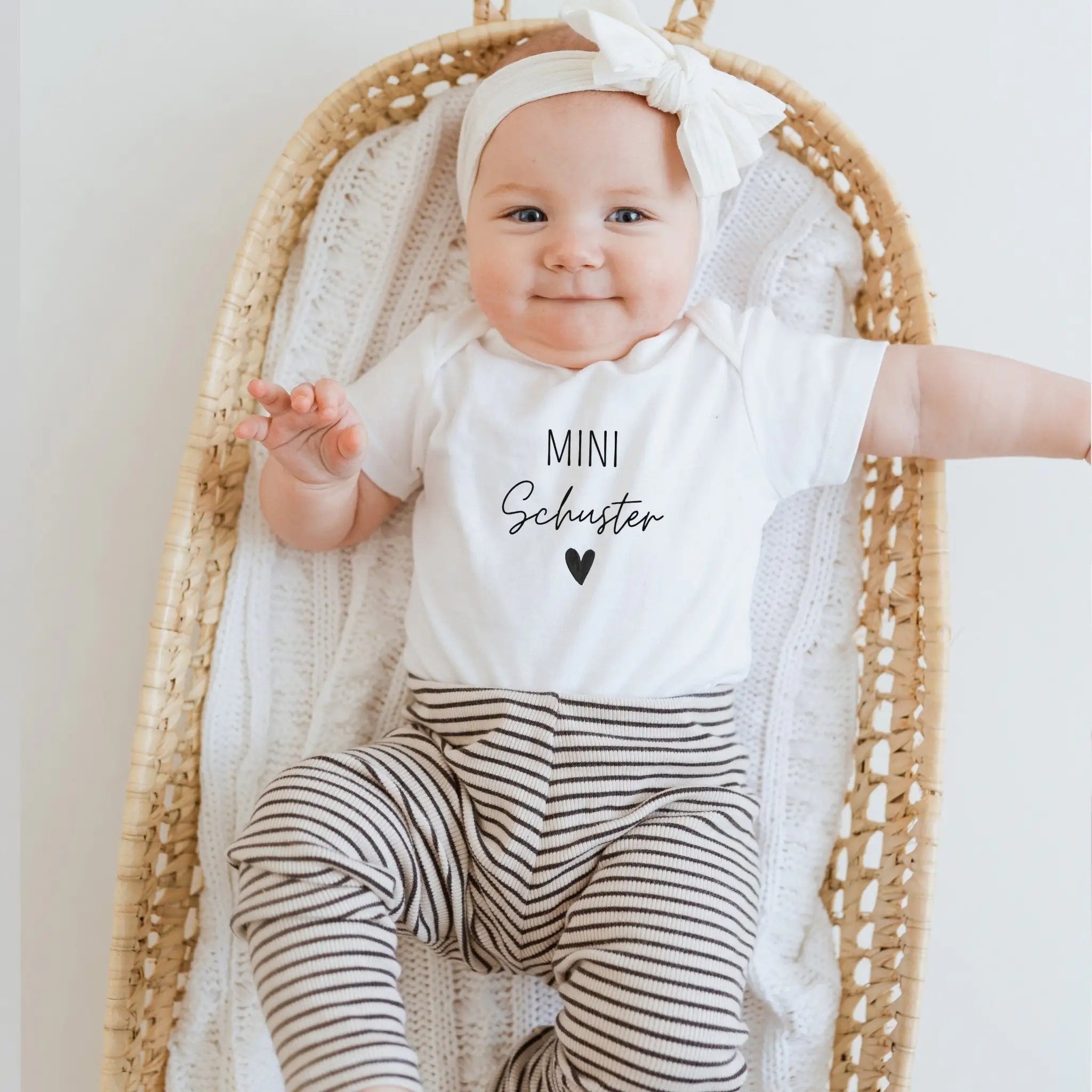 Baby Body "Mini Nachname" Herz personalisiert - wunderwunsch