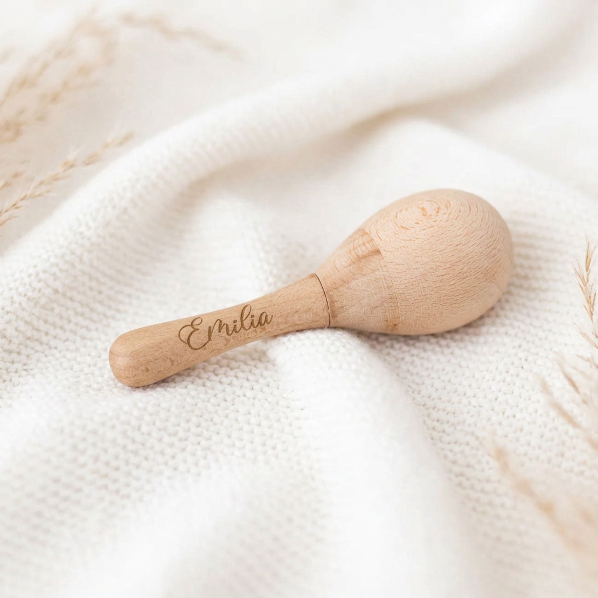 Baby Maracas Stabrassel aus Holz personalisierbar - wunderwunsch