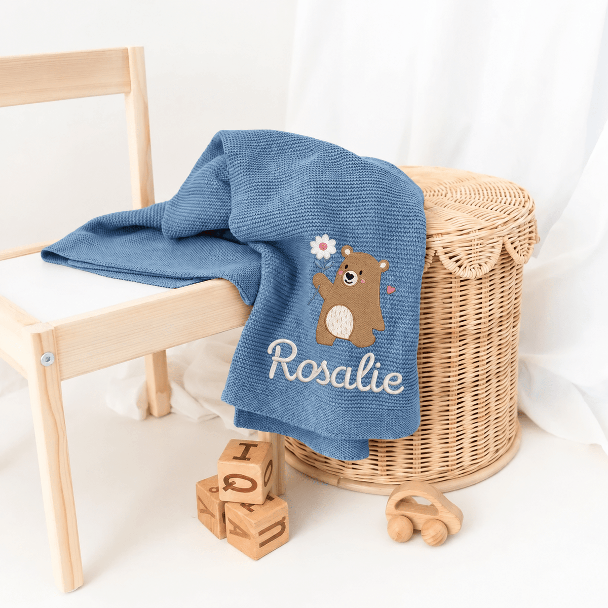 Baby Strickdecke aus 100% Bio-Baumwolle personalisiert - Bär mit Blume - wunderwunsch