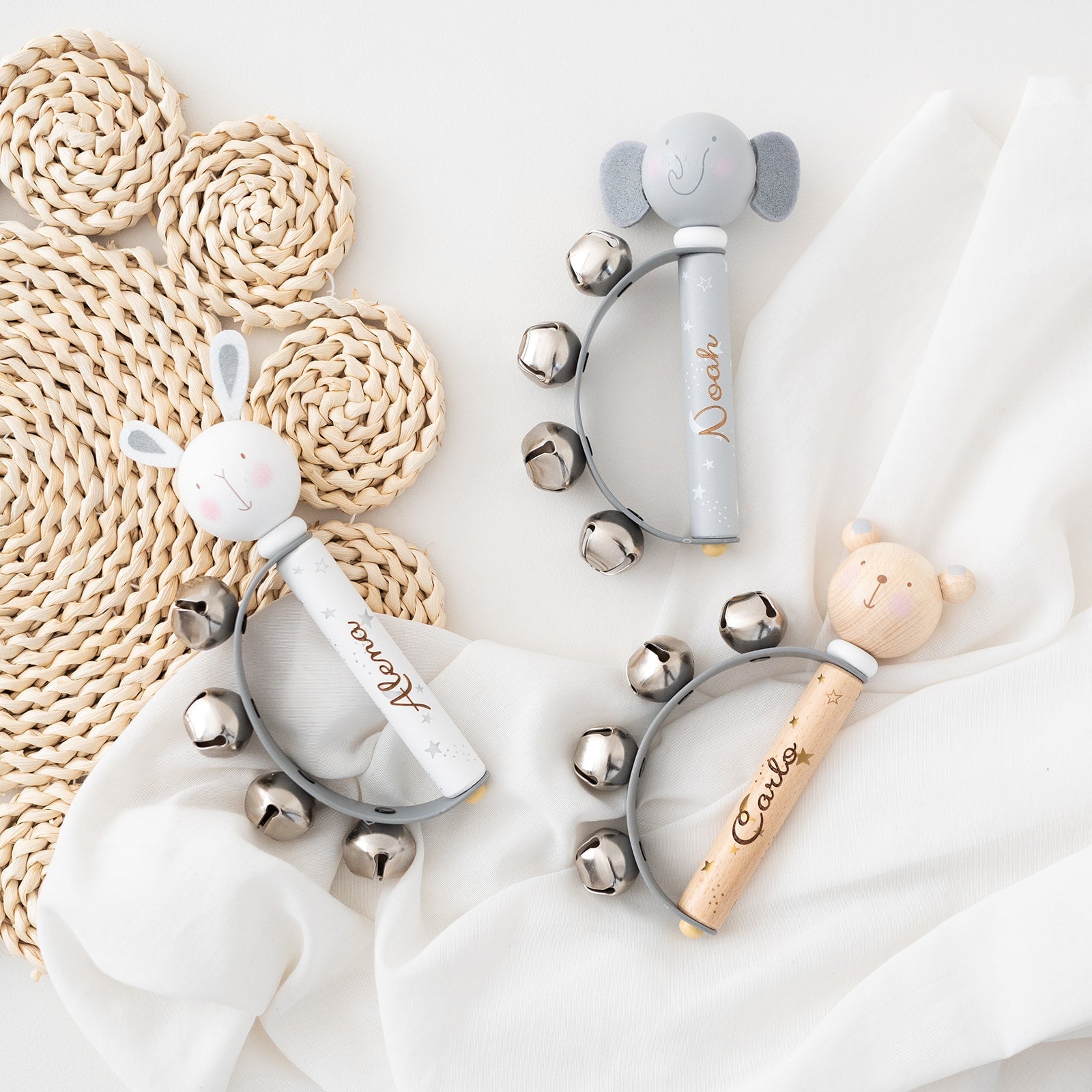 BAMBINO Glöckchen Rassel personalisiert - Träumerische Töne Hase, Elefant, Bär - wunderwunsch