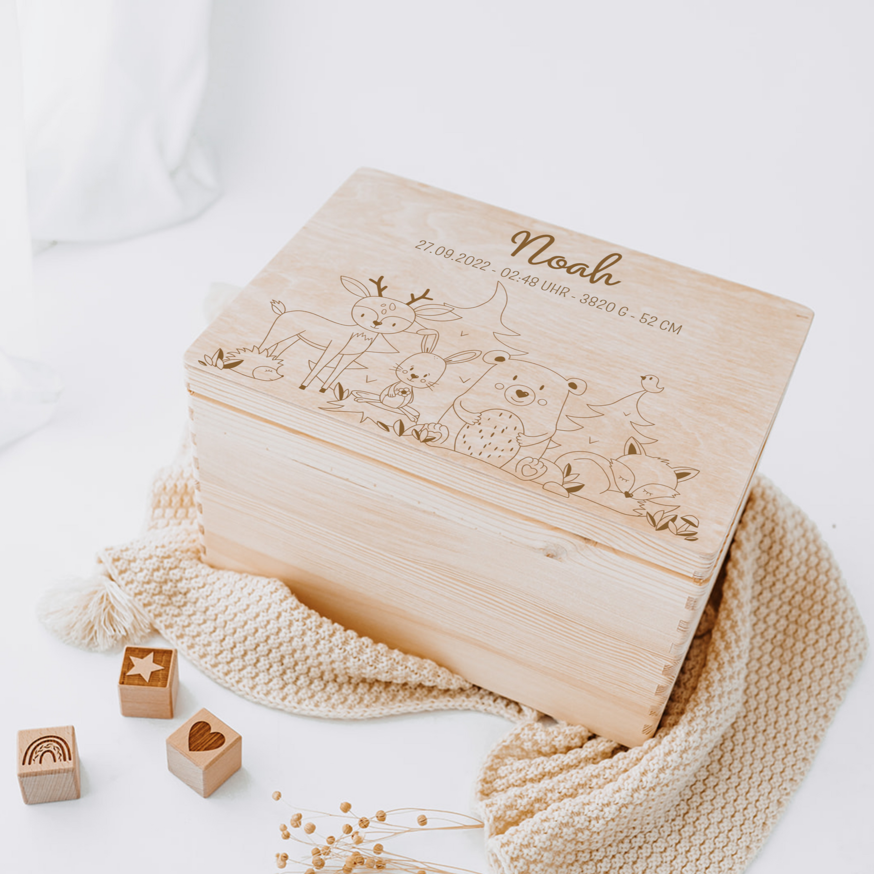Erinnerungsbox Baby personalisiert - Tierfamilie Wald Gravur