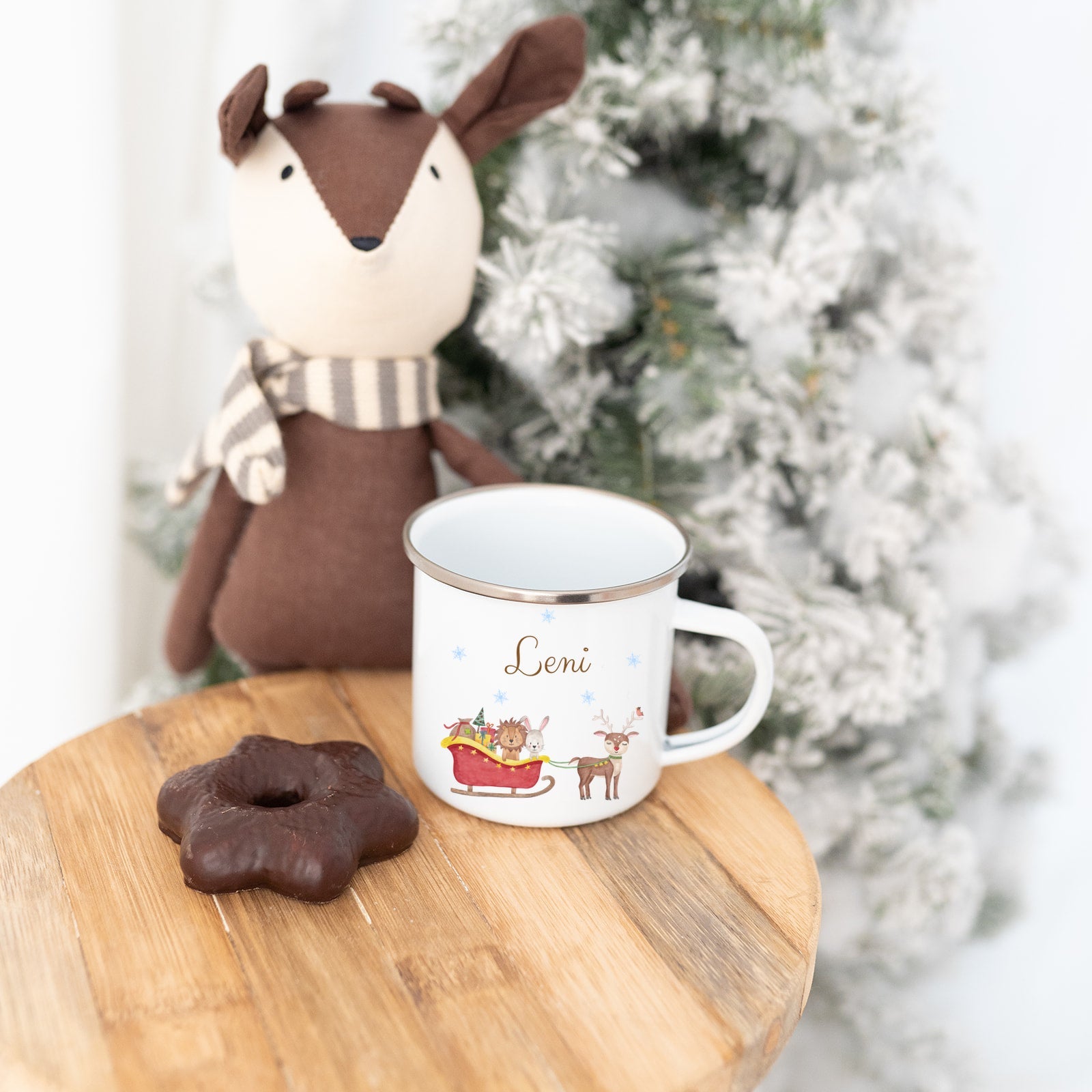 Frühstücksbrett und Emaille Kindertasse personalisiert - Weihnachtsschlitten bunt - wunderwunsch