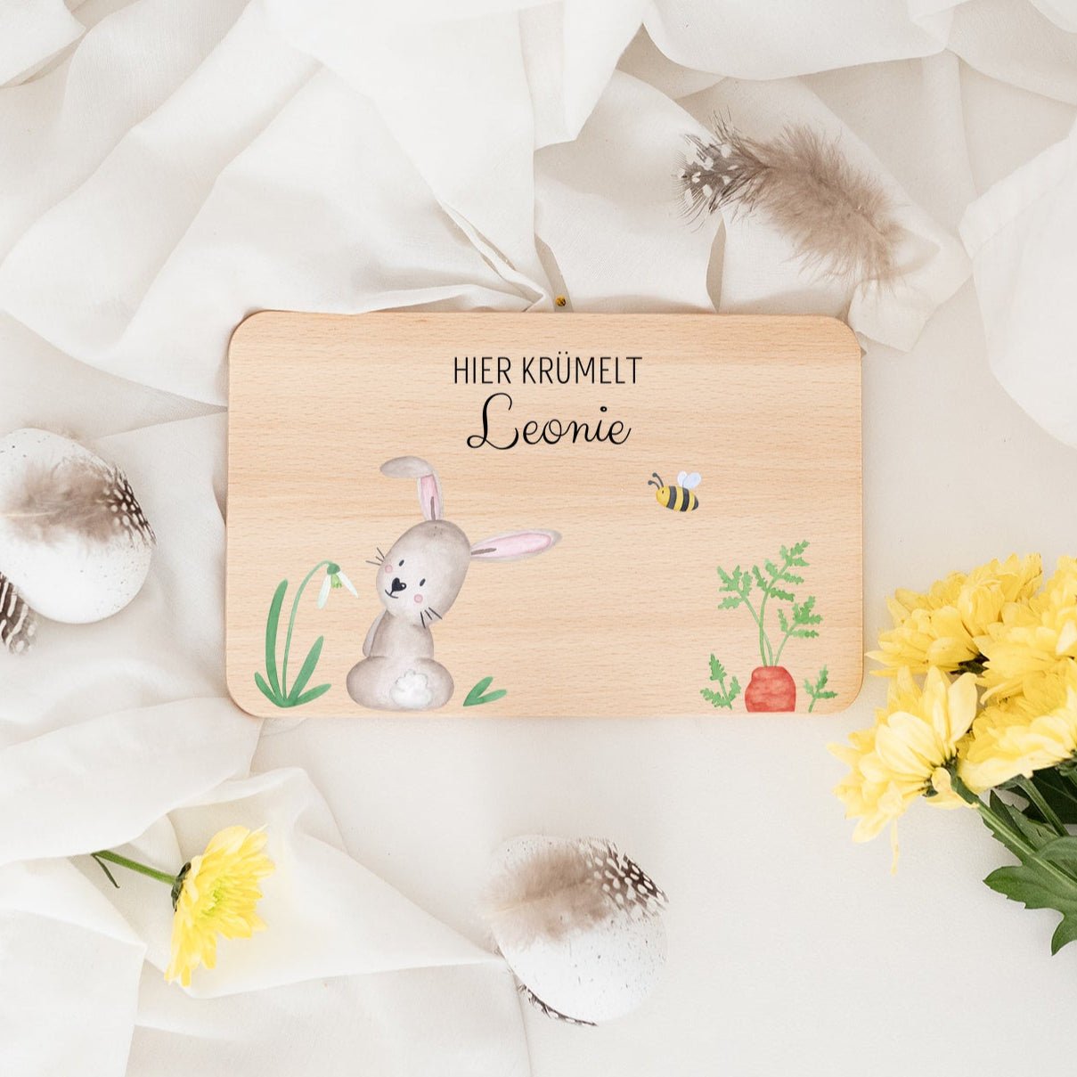 Frühstücksbrettchen personalisiert - Osterhase und Eiersuche Aquarell - wunderwunsch