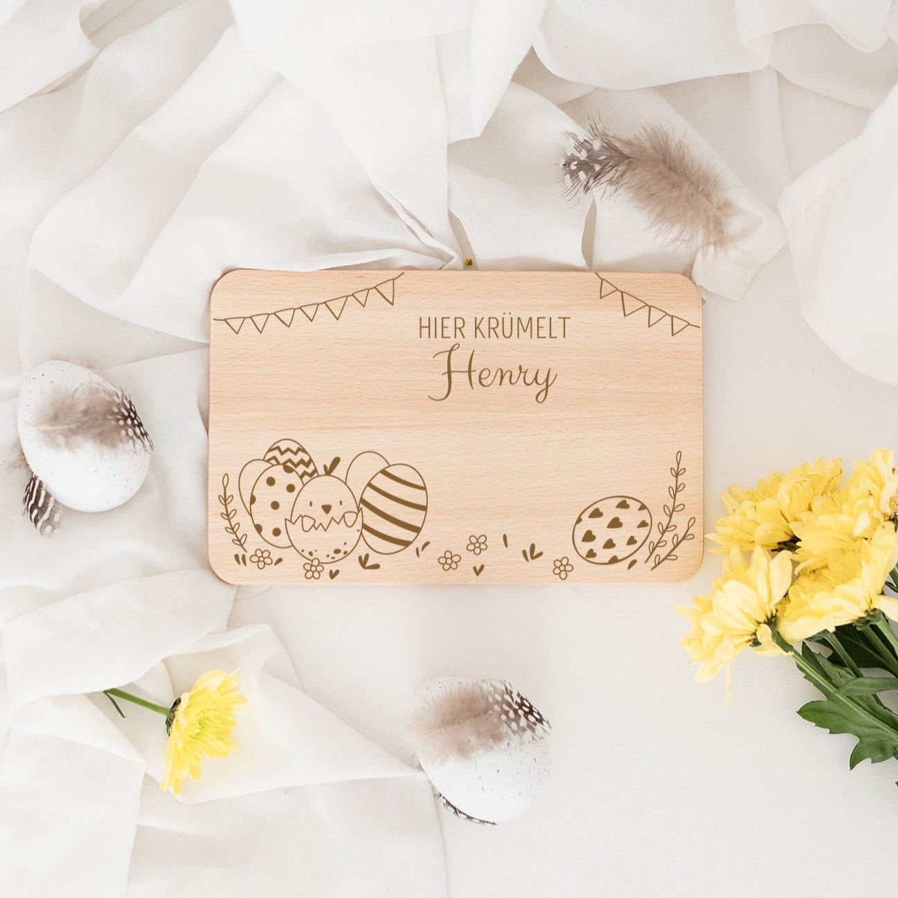 Frühstücksbrettchen personalisiert - Osterhase und Eiersuche Gravur - wunderwunsch