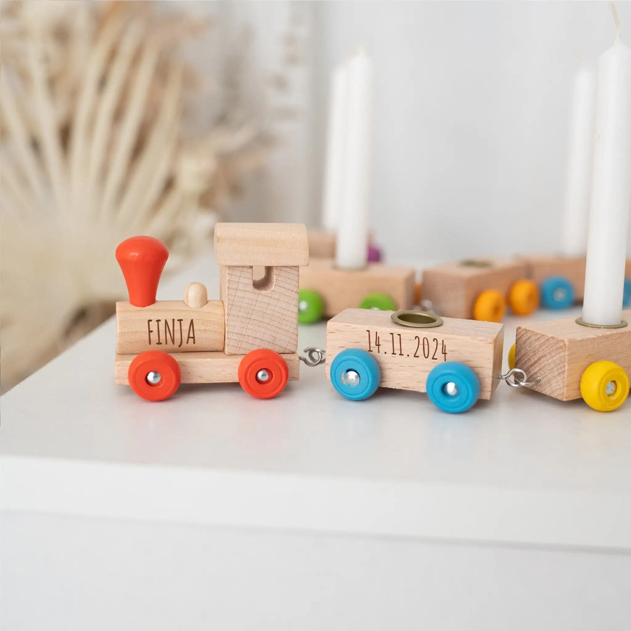 GOKI Geburtstagszug Holz mit bunten Rädern personalisierbar - wunderwunsch