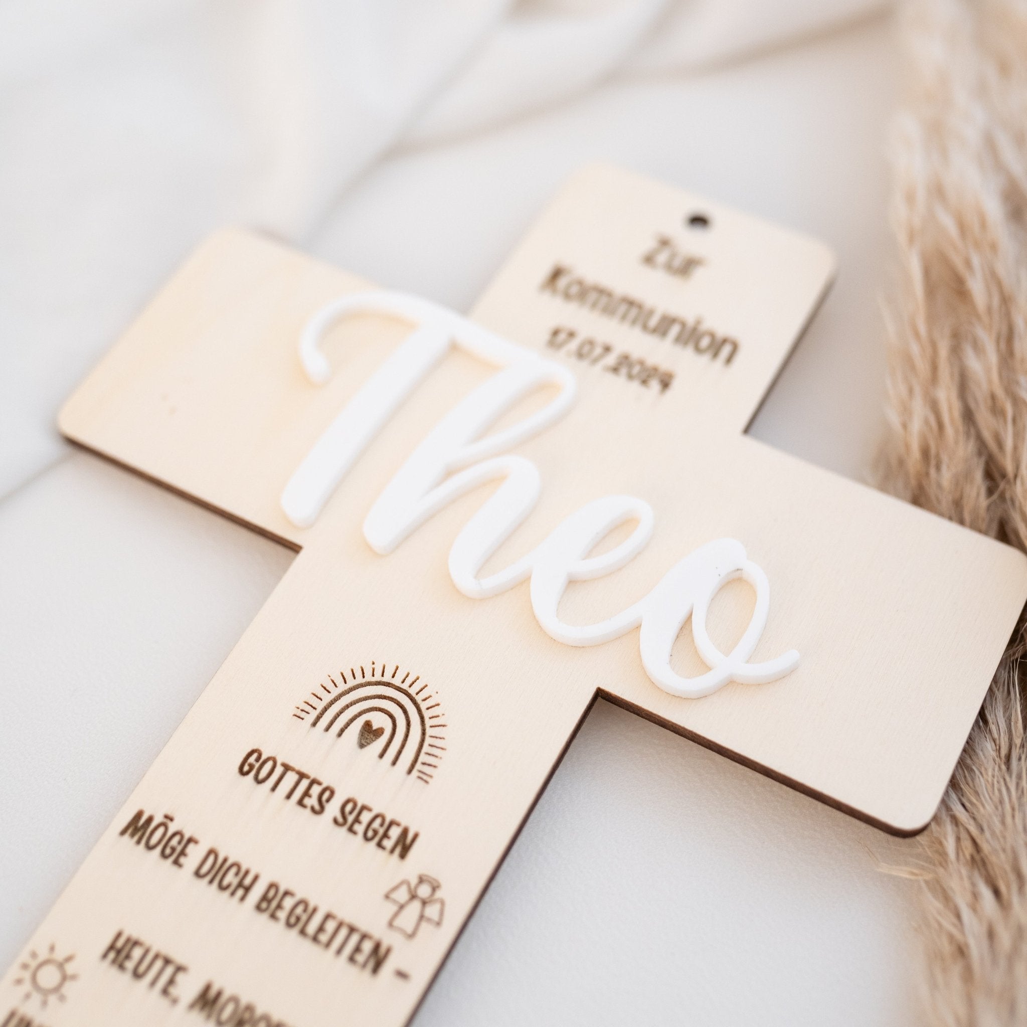 Holzkreuz "Zur Taufe" oder "Zur Kommunion" mit Acryl personalisiert - wunderwunsch
