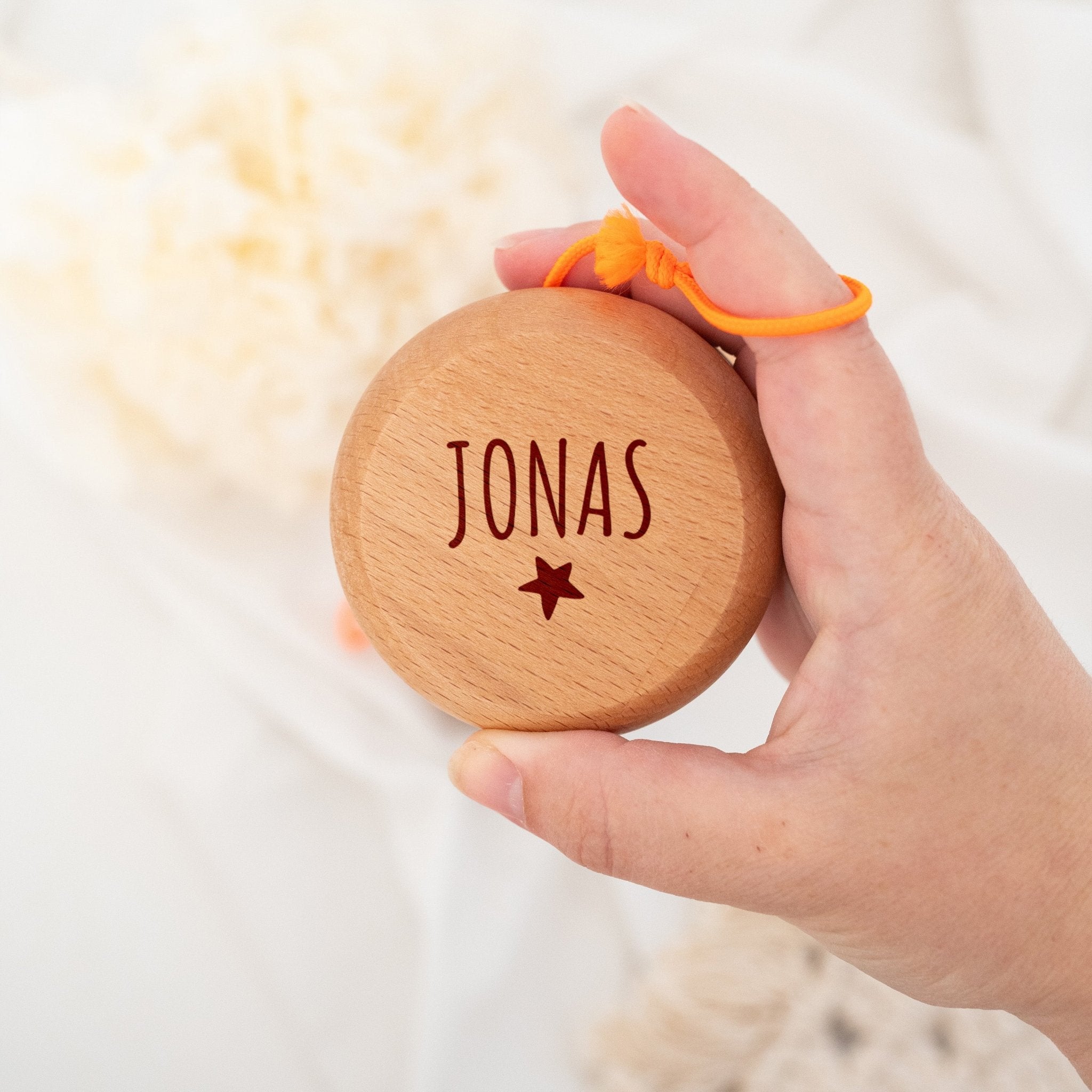 Jojo aus Holz personalisiert - wunderwunsch