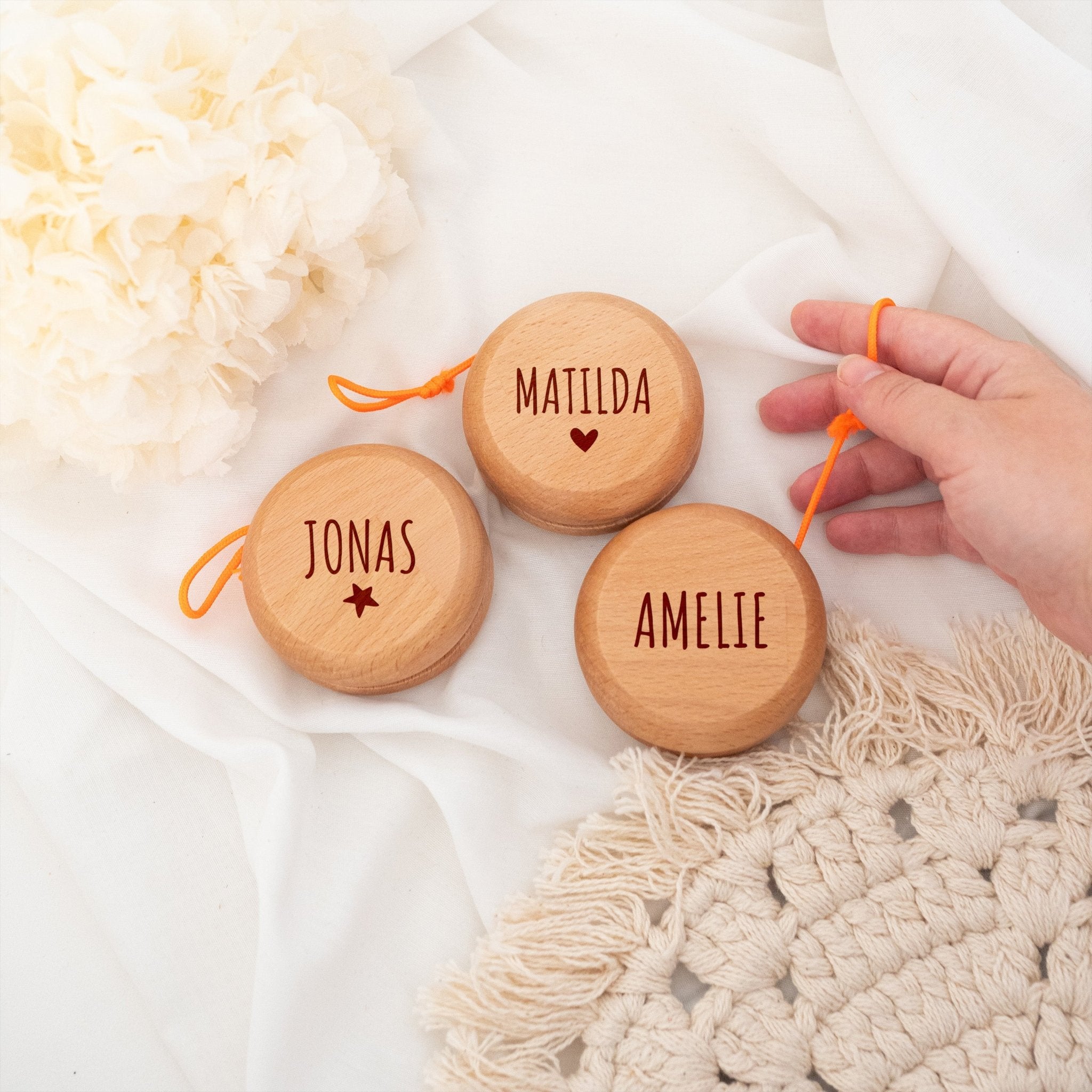Jojo aus Holz personalisiert - wunderwunsch