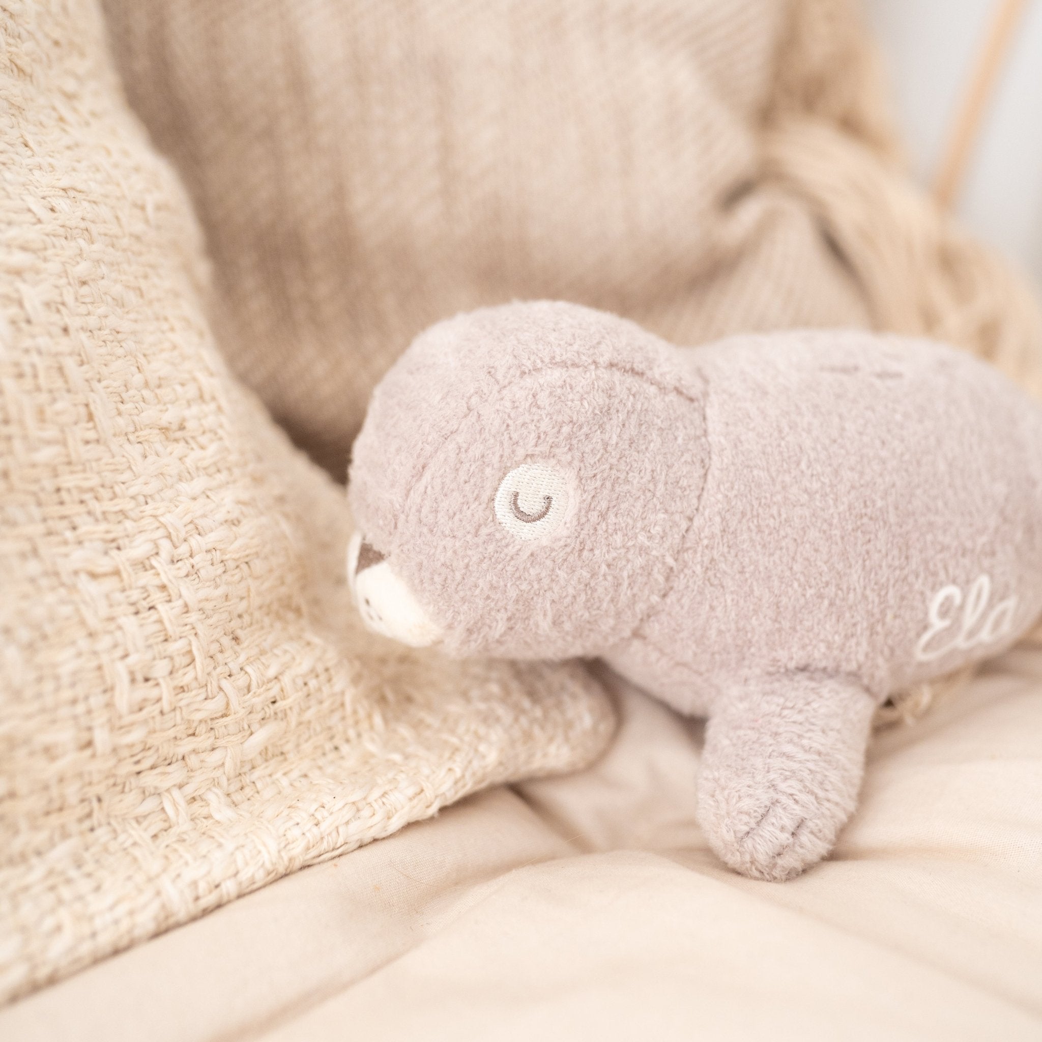 JOLLEIN Activity Stofftier Boucle personalisiert - Robbe, Wal oder Schildkröte - wunderwunsch