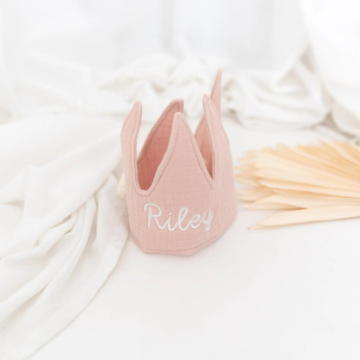 JOLLEIN Geburtstagskrone Musselin personalisiert - braun, creme, rosa oder blau - wunderwunsch