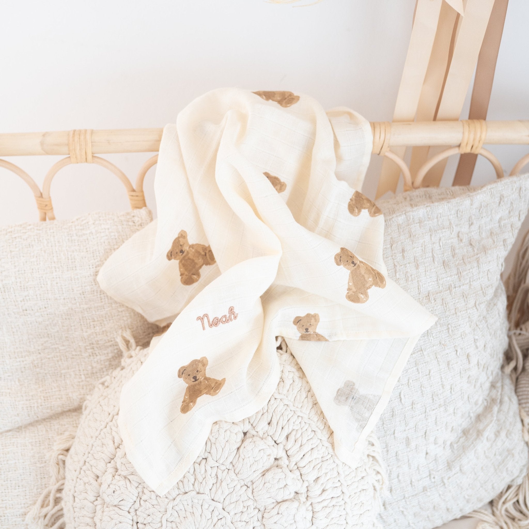 JOLLEIN Musselin Spucktuch für Babys personalisiert - Teddybär, Wildblumen - wunderwunsch