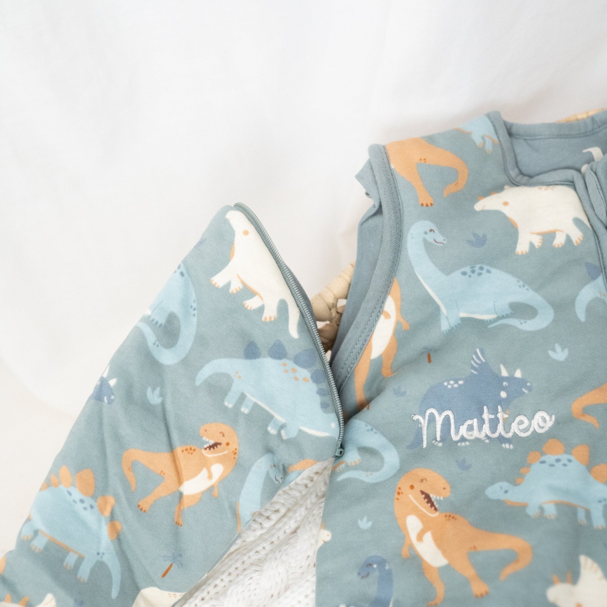 JOLLEIN Schlafsack Baby Dinos personalisiert - wunderwunsch