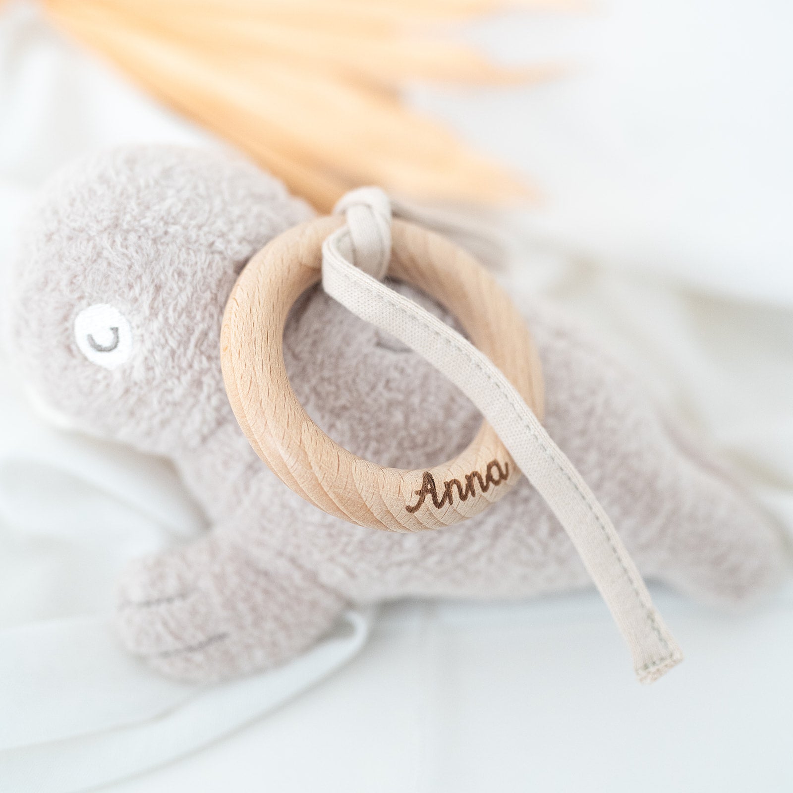JOLLEIN Spieluhr für Babys personalisiert - Robbe Boucle - wunderwunsch