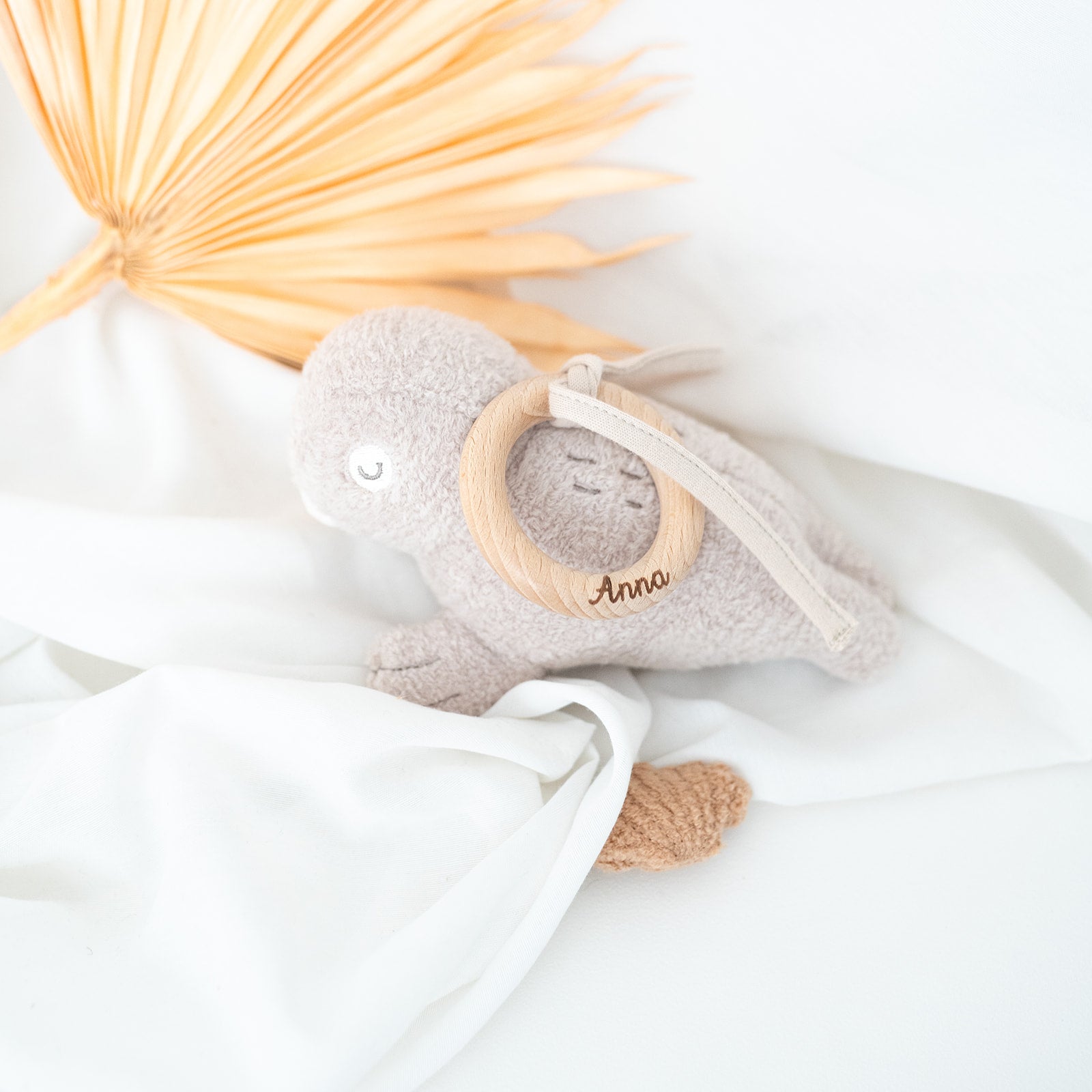 JOLLEIN Spieluhr für Babys personalisiert - Robbe Boucle - wunderwunsch