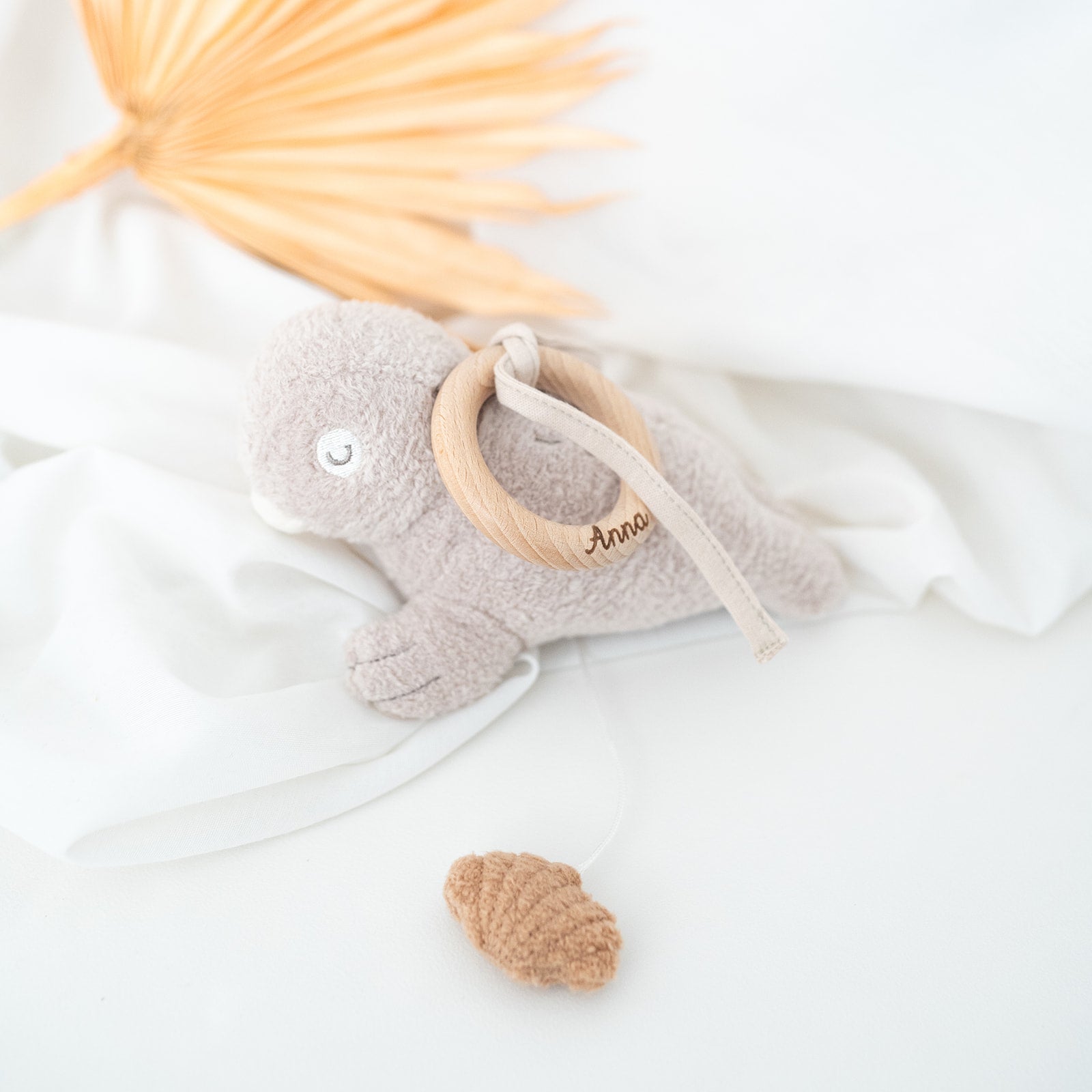 JOLLEIN Spieluhr für Babys personalisiert - Robbe Boucle - wunderwunsch