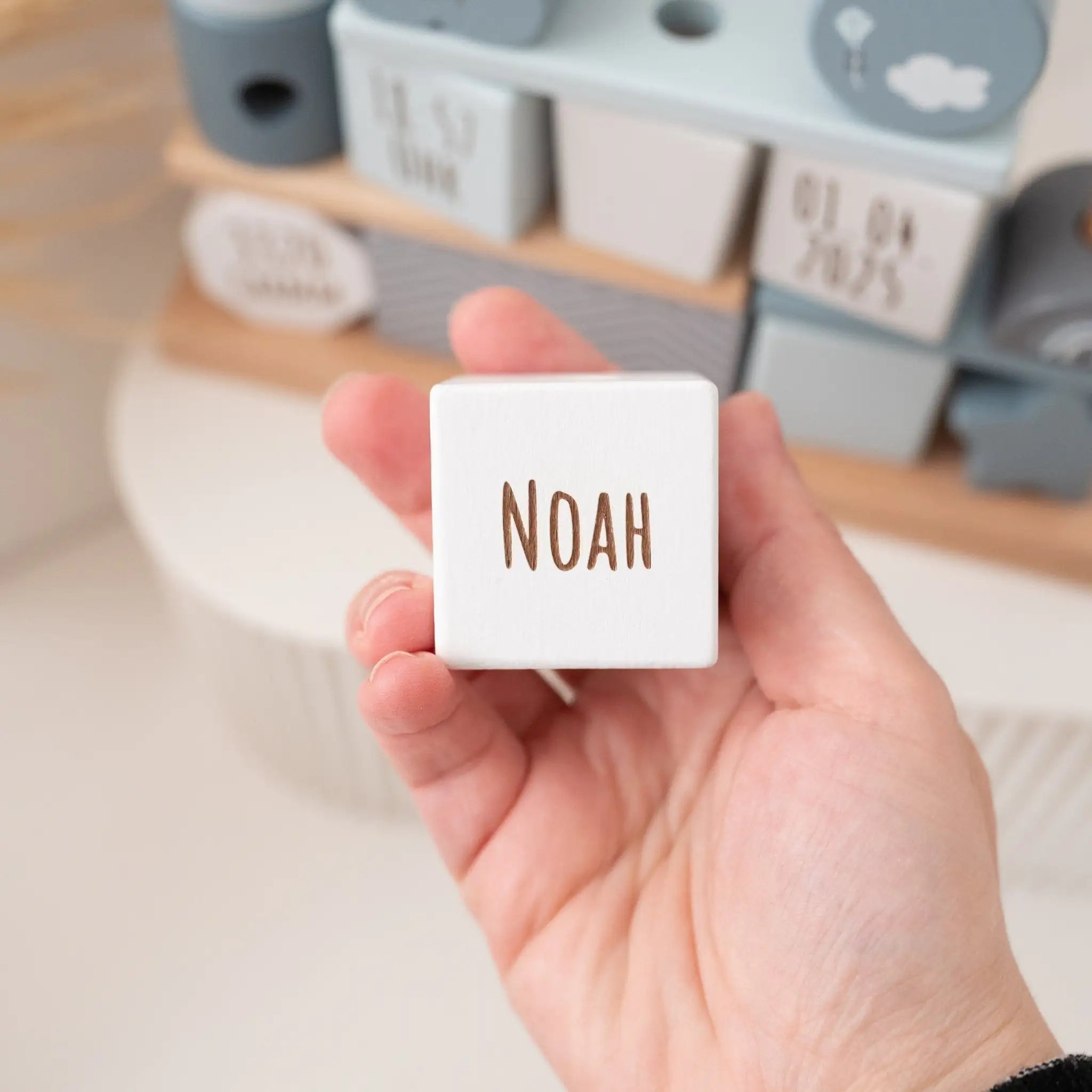 LABEL LABEL Stapelhaus Holz personalisiert - wunderwunsch
