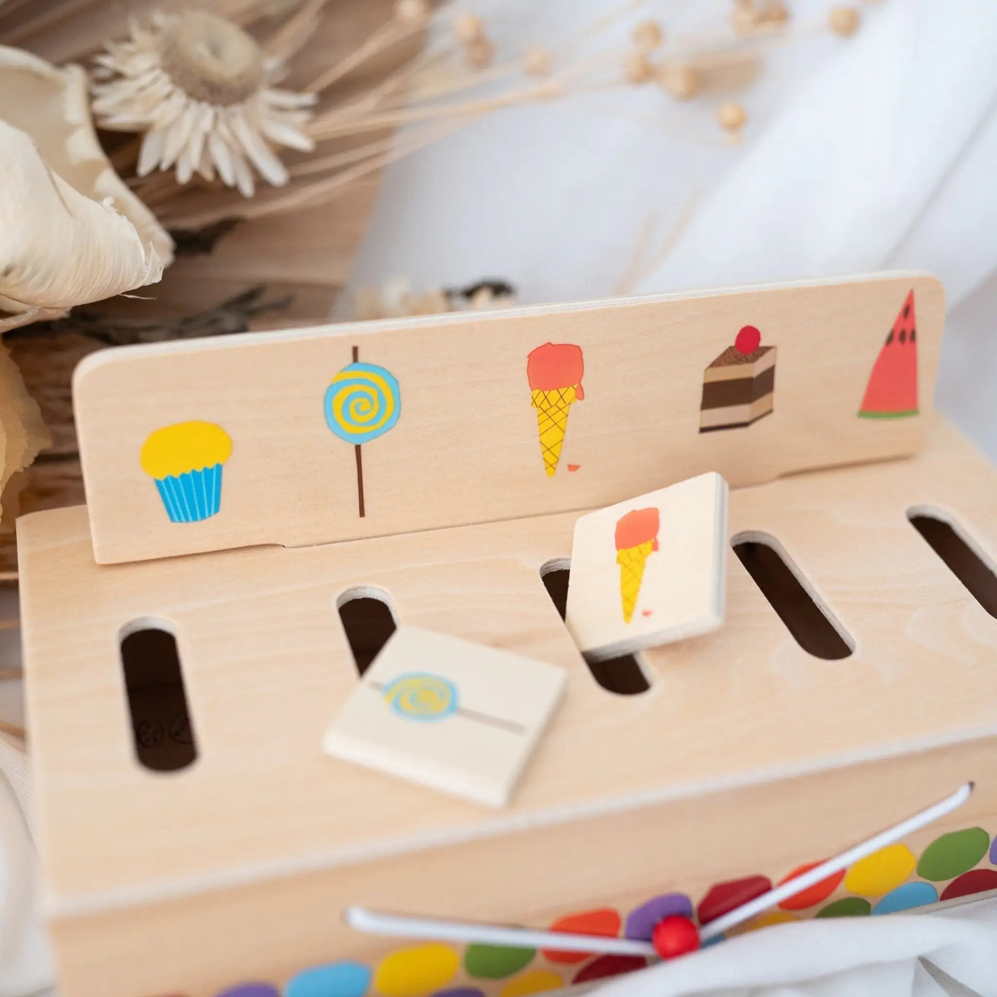 SMALL FOOT Bildersortierbox "Raupe Nimmersatt" Holz personalisierbar - wunderwunsch