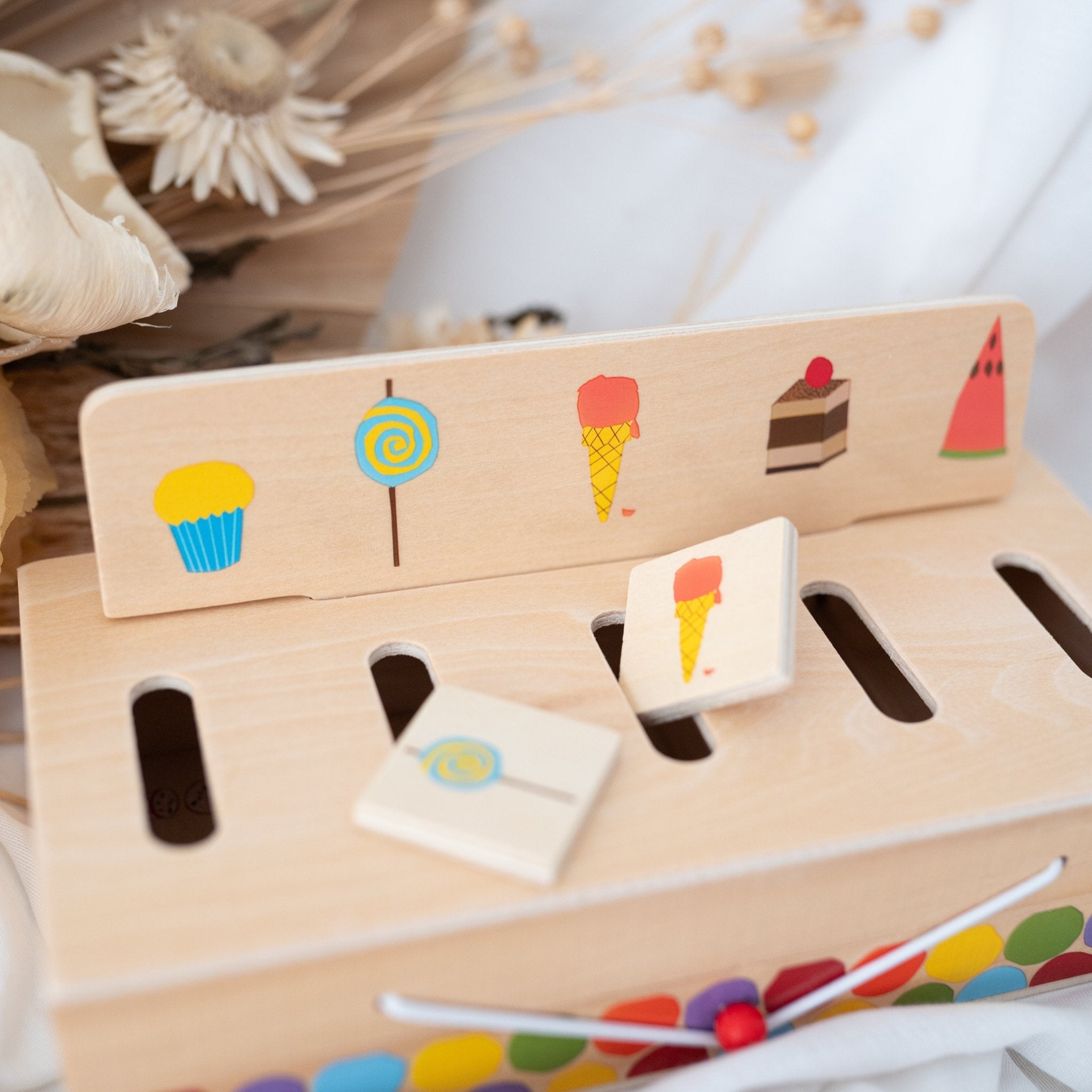 SMALL FOOT Bildersortierbox "Raupe Nimmersatt" Holz personalisiert - wunderwunsch