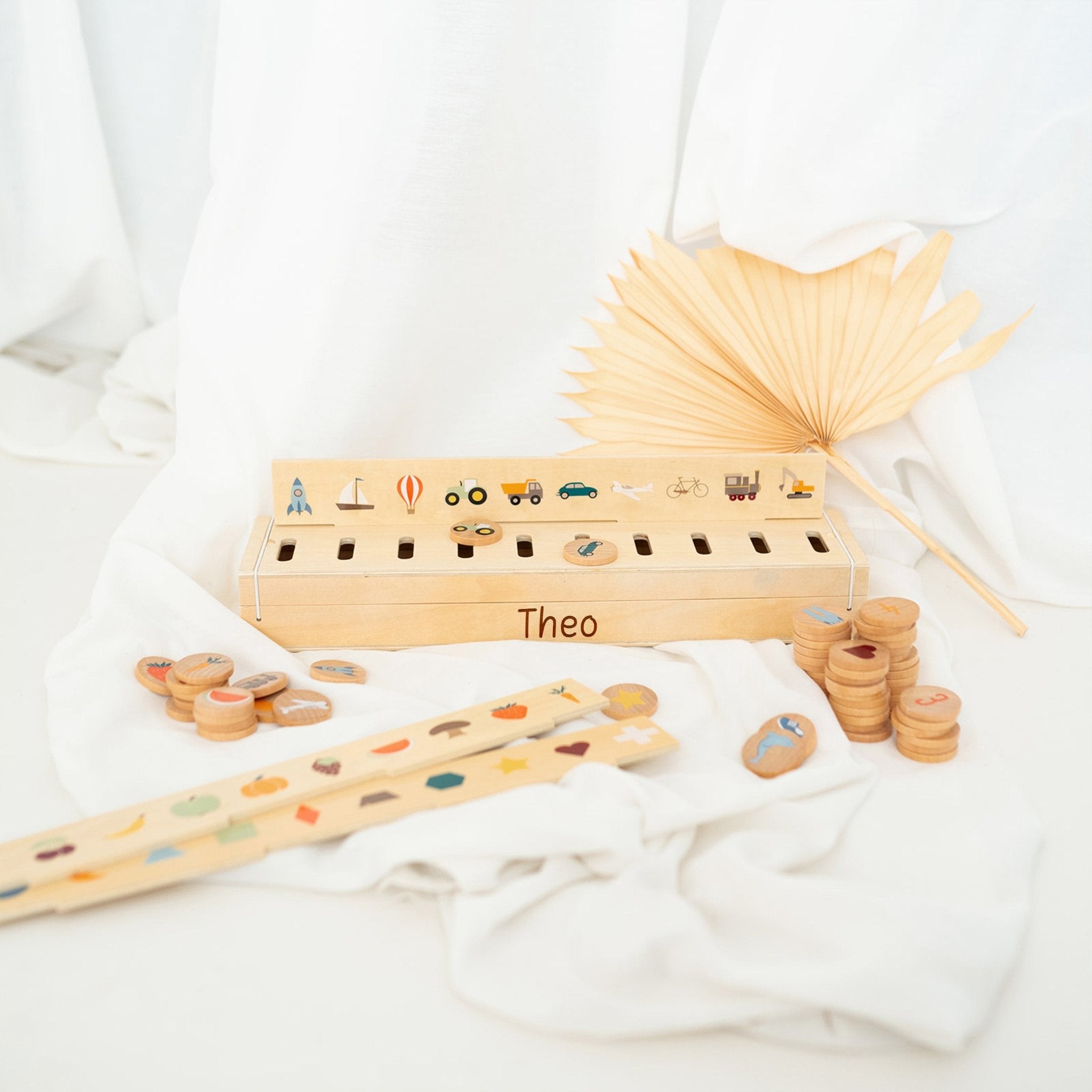 SMALL FOOT Bildersortierbox "Weltentdecker" Holz personalisiert - wunderwunsch