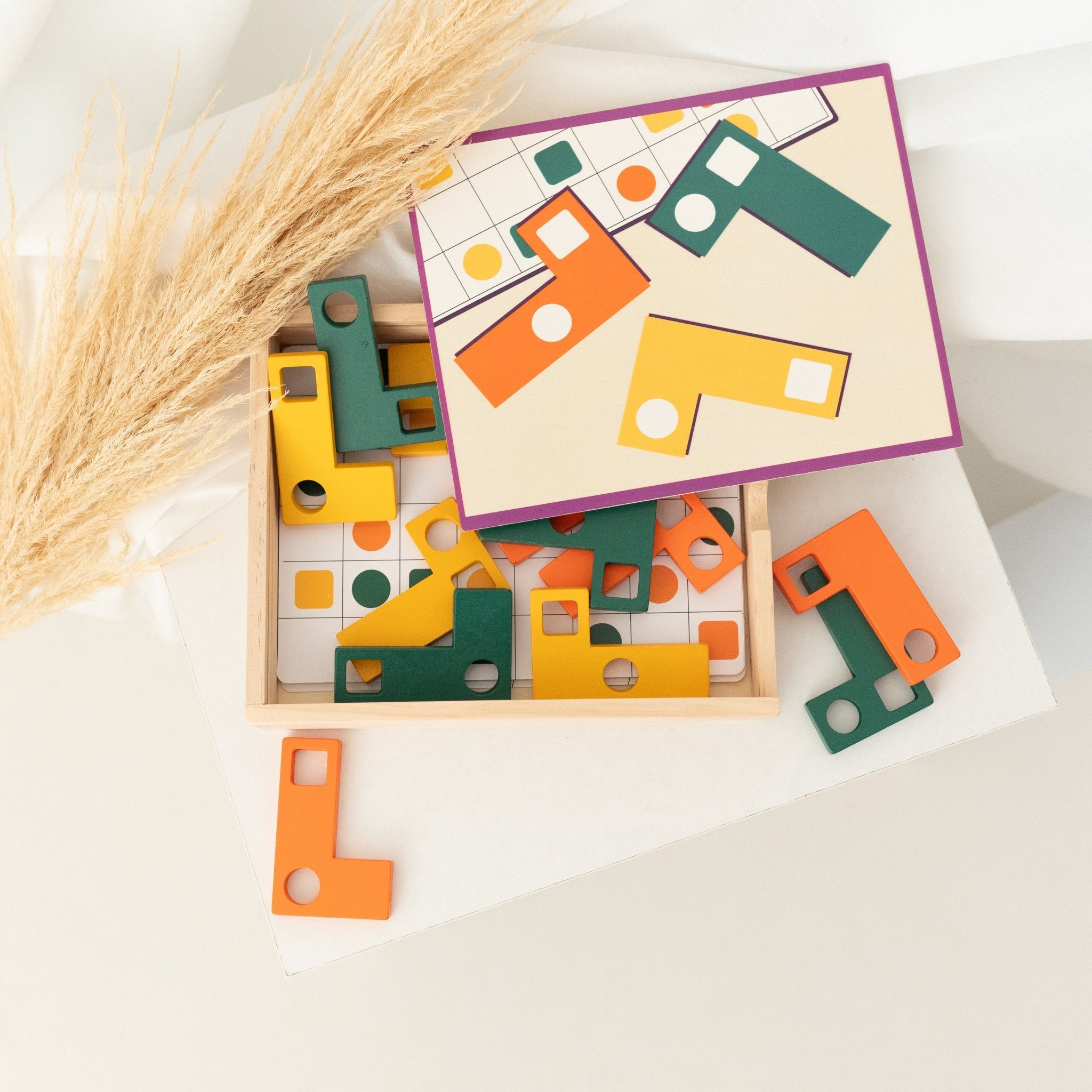 SMALL FOOT Lernspiel Geometrische Formen personalisiert - wunderwunsch