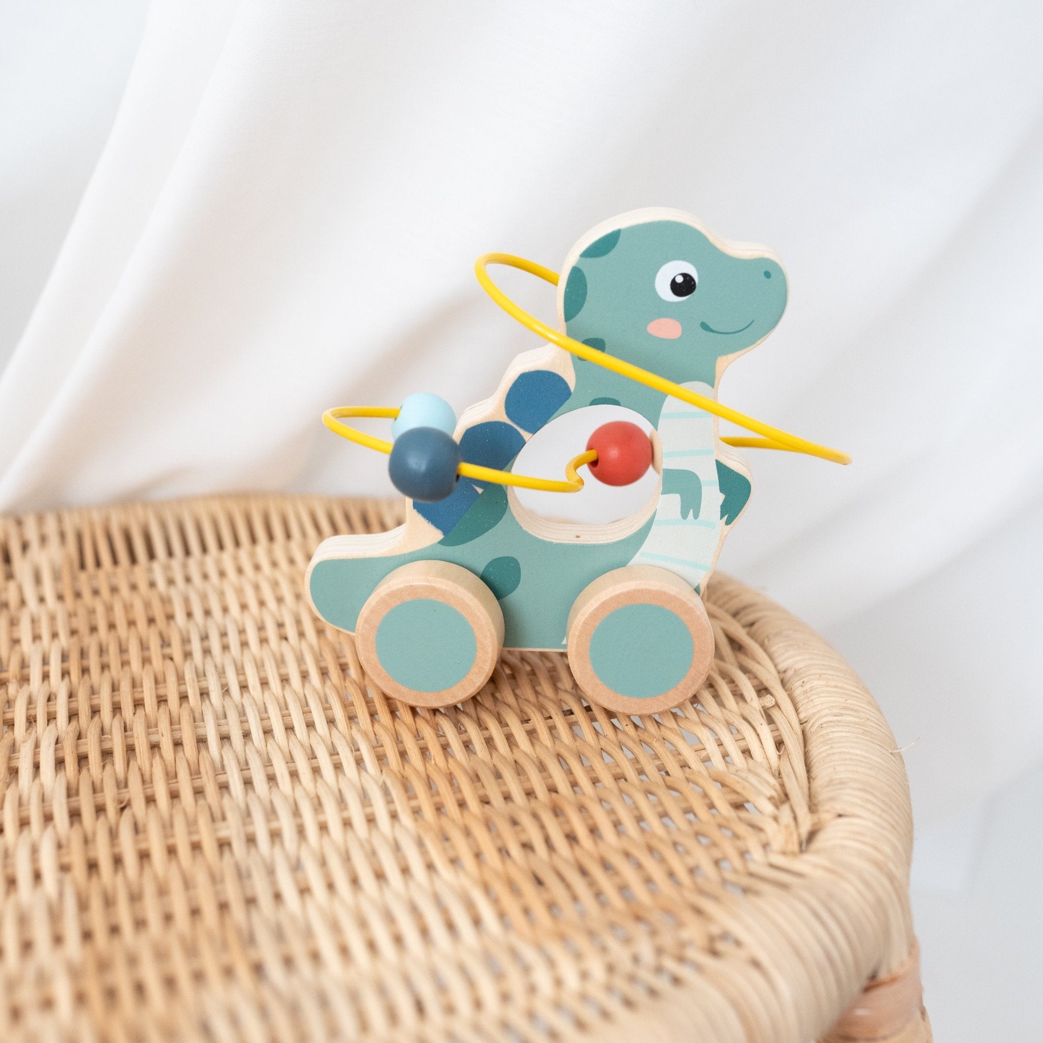 SMALL FOOT Motorikschleife "Dino grün" personalisiert - wunderwunsch
