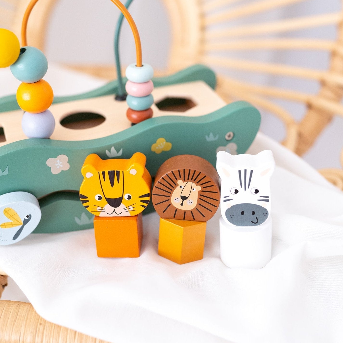 SMALL FOOT Motorikschleife Wippe "Safari Tiere" personalisiert - wunderwunsch