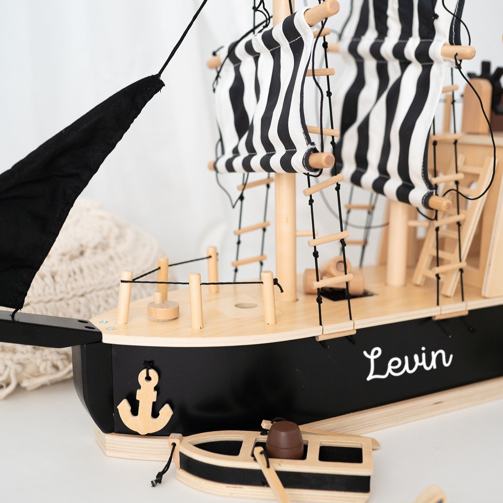 SMALL FOOT Piratenschiff Holz personalisiert - wunderwunsch