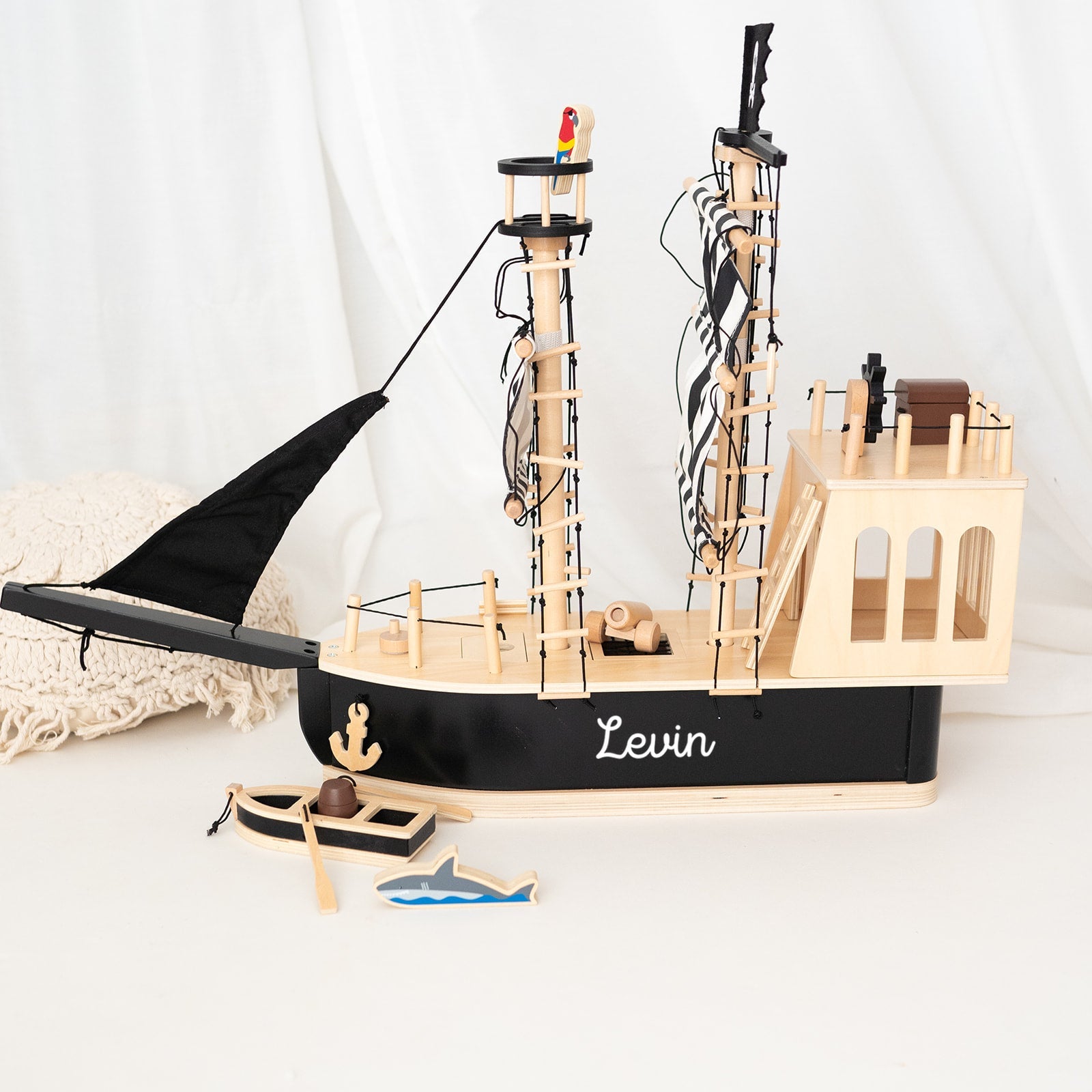 SMALL FOOT Piratenschiff Holz personalisiert - wunderwunsch
