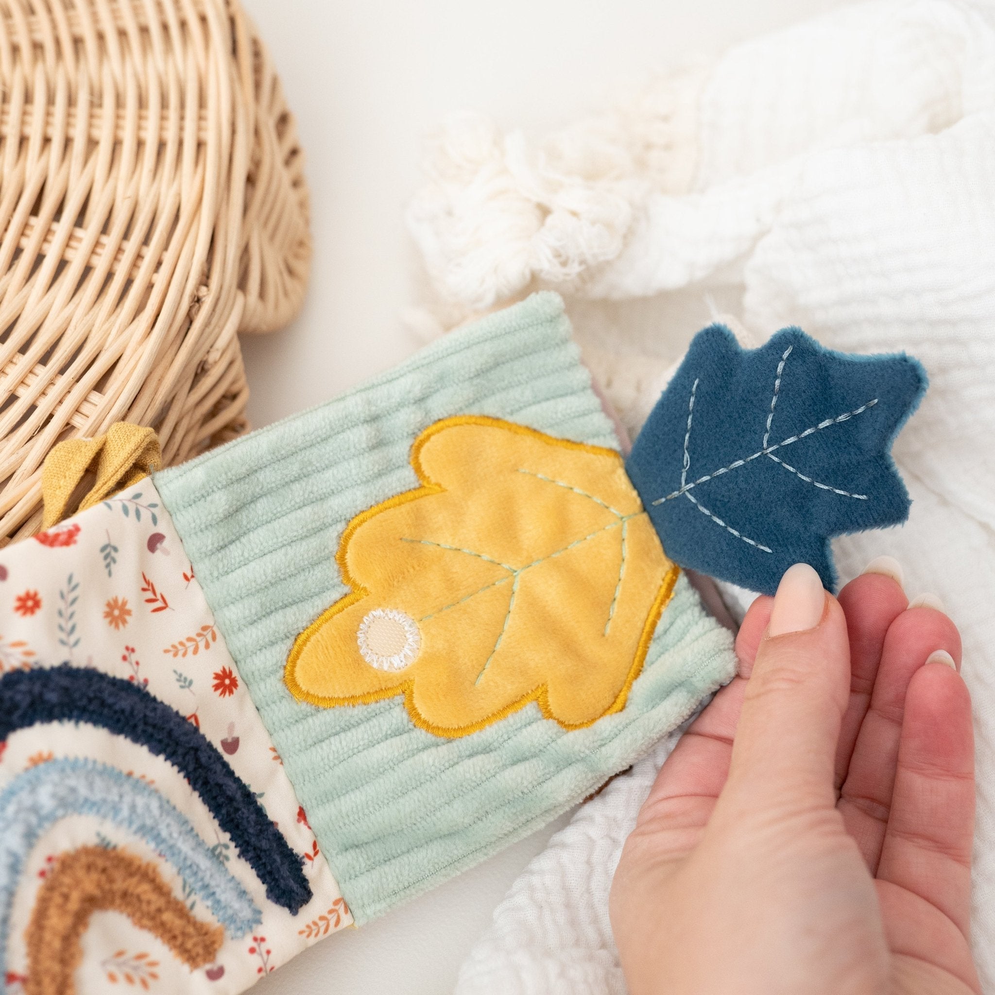 SMALL FOOT Stoffbuch Löwe personalisierbar - wunderwunsch