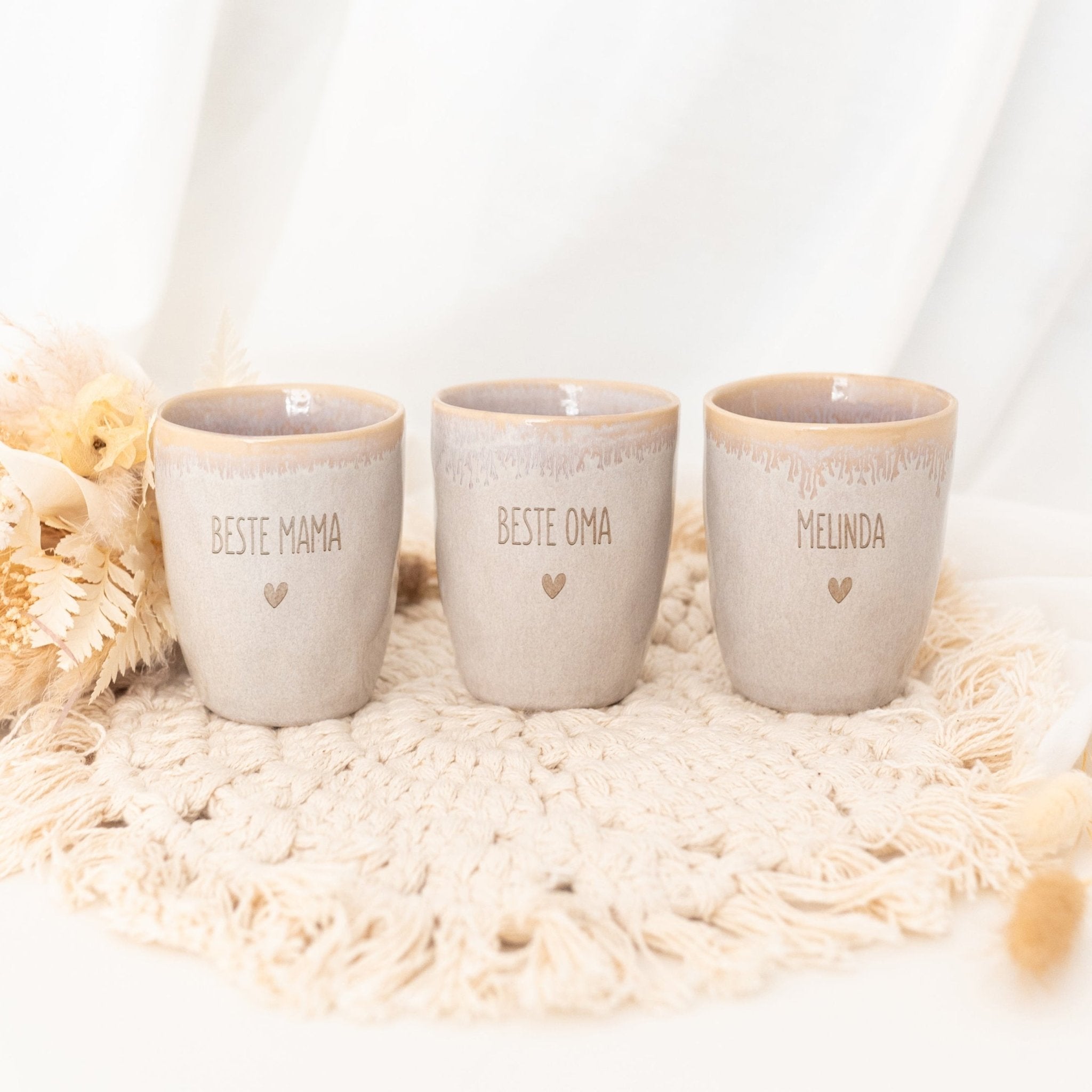 Steingut Becher personalisiert - Name Herz - wunderwunsch