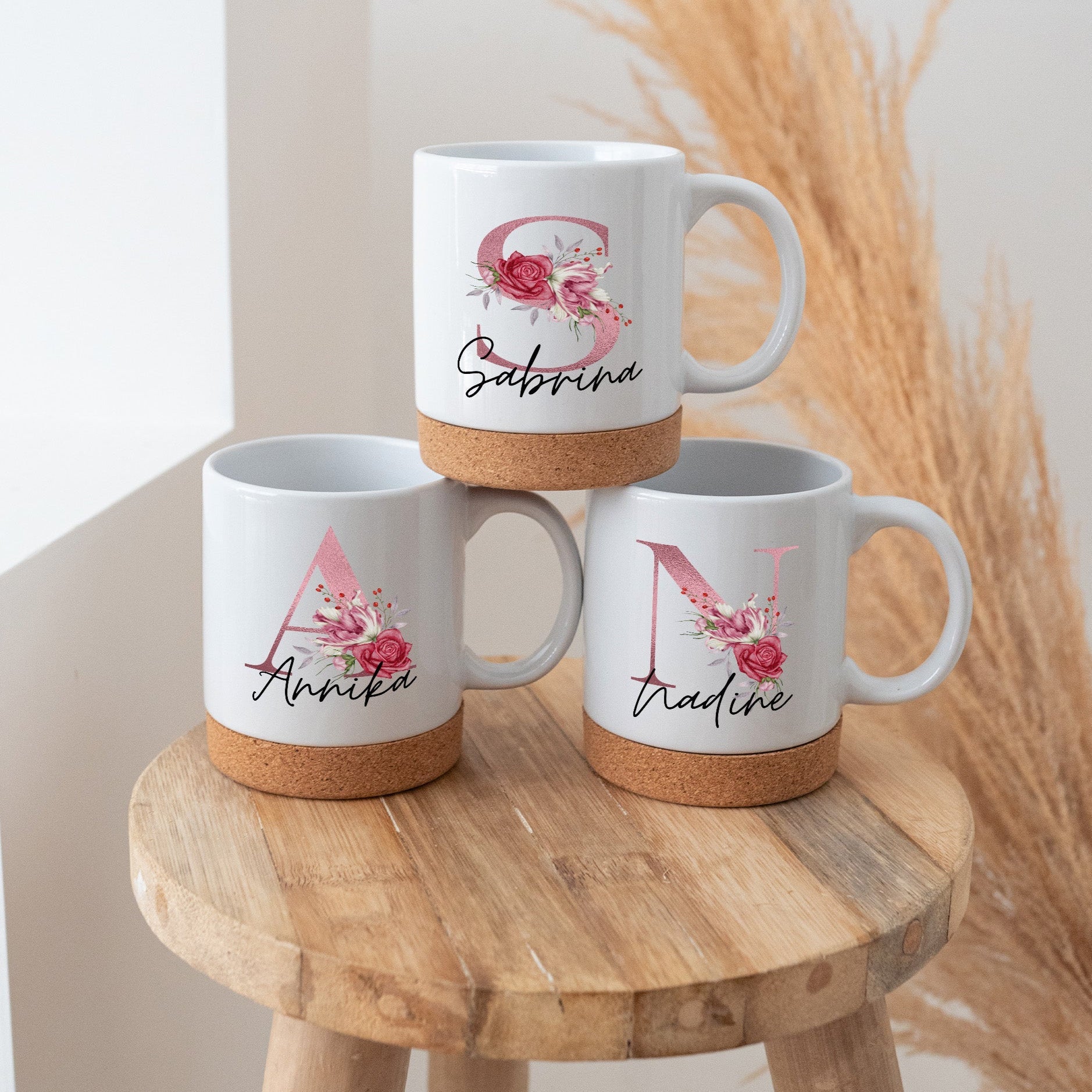 Tasse mit Korkboden - Initial Buchstabe Blumen - wunderwunsch
