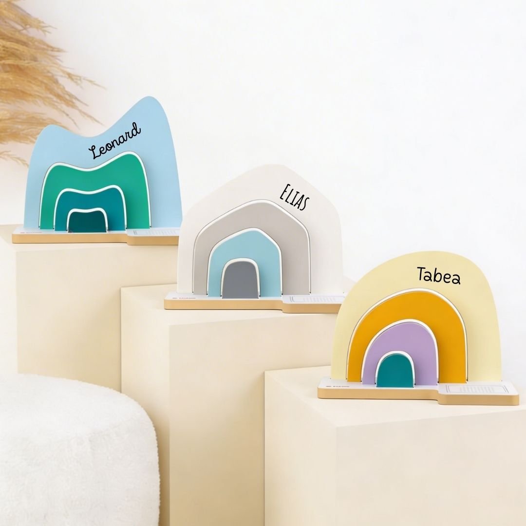 TONIES® Standregal personalisierbar - Regenbogen, Berg, Haus - wunderwunsch