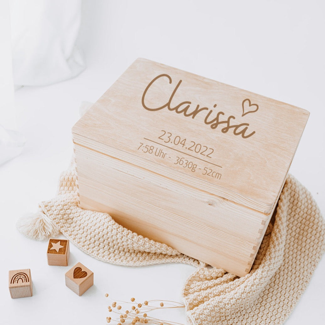 Erinnerungsbox Baby personalisiert - Herz Gravur