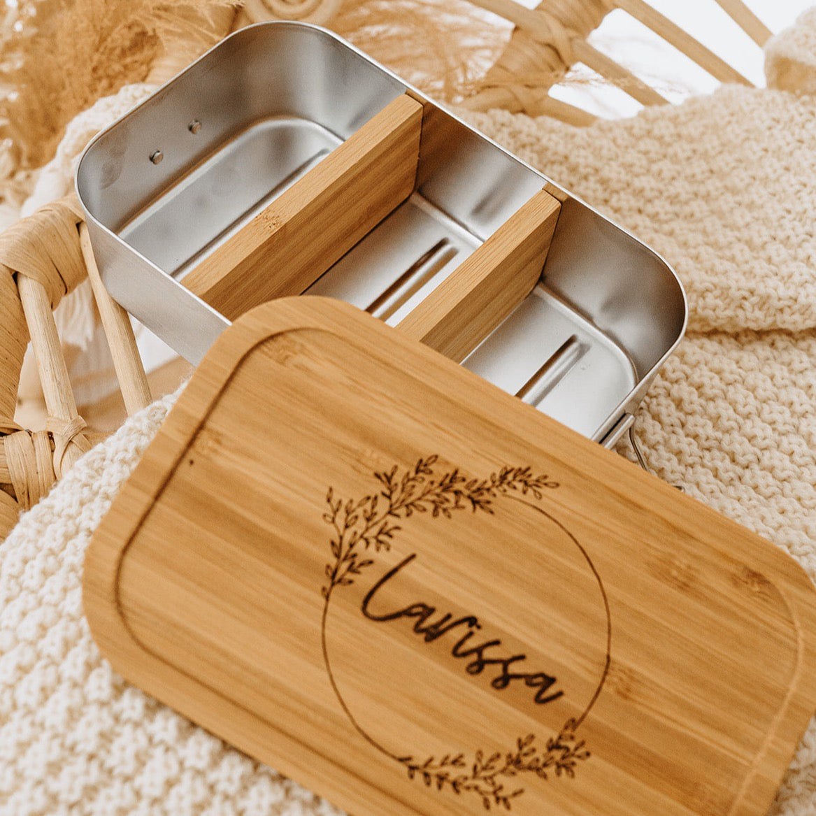Brotdose Edelstahl personalisiert - Blumenkranz Gravur