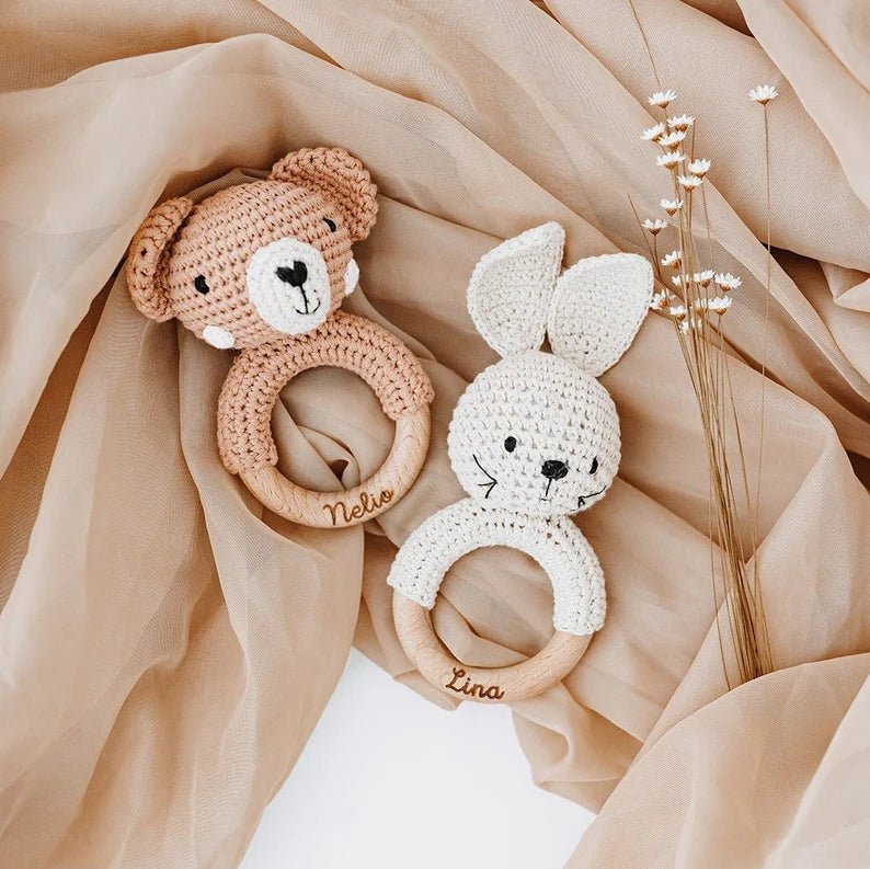 Babyrassel personalisiert - Bär - wunderwunsch