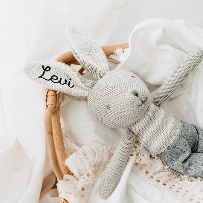 JOLLEIN Kuscheltier Hase Strick personalisiert - wunderwunsch