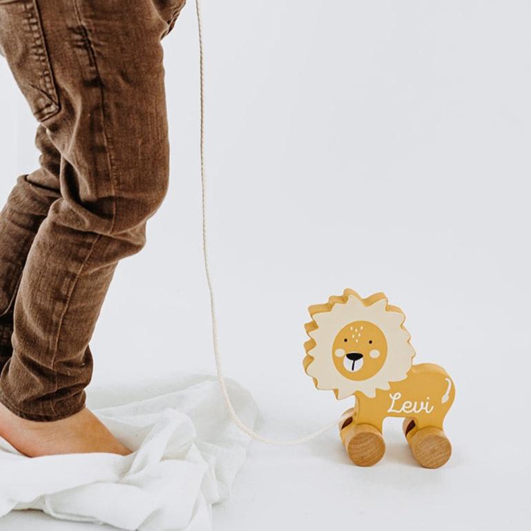 TRYCO Nachziehtier Löwe Holz personalisiert - wunderwunsch