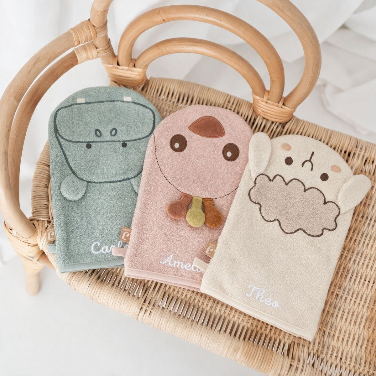 JOLLEIN Baby Waschhandschuh personalisiert - Hippo, Schaf, Strauß