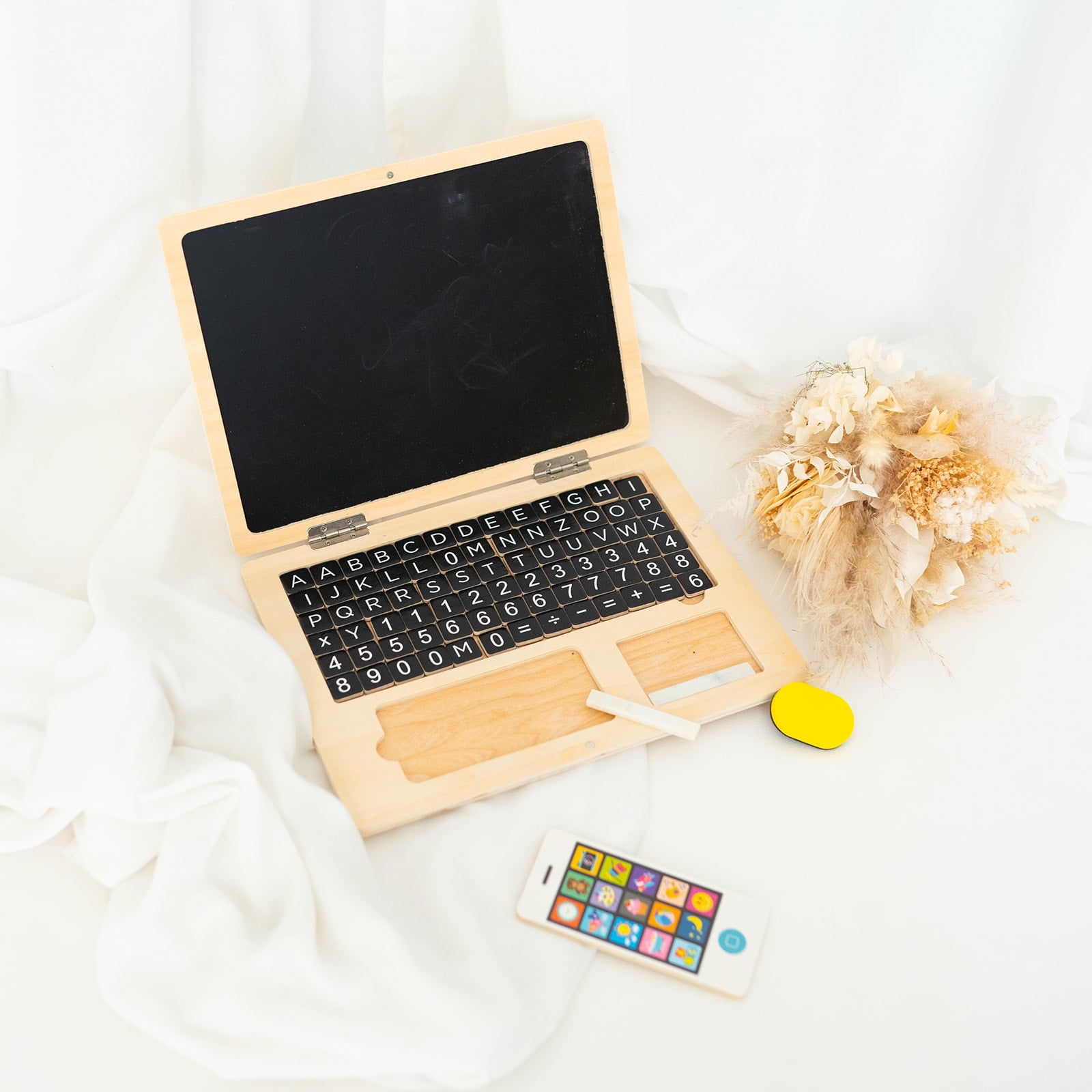Holz-Laptop mit Magnettafel personalisiert