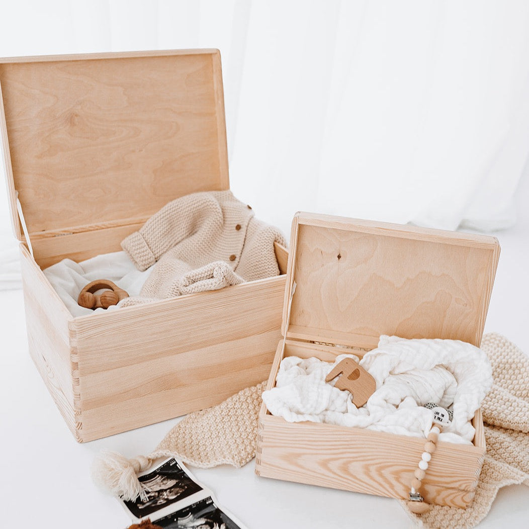 Erinnerungsbox Baby personalisiert - Tiere unterm Sternenhimmel Aquarell
