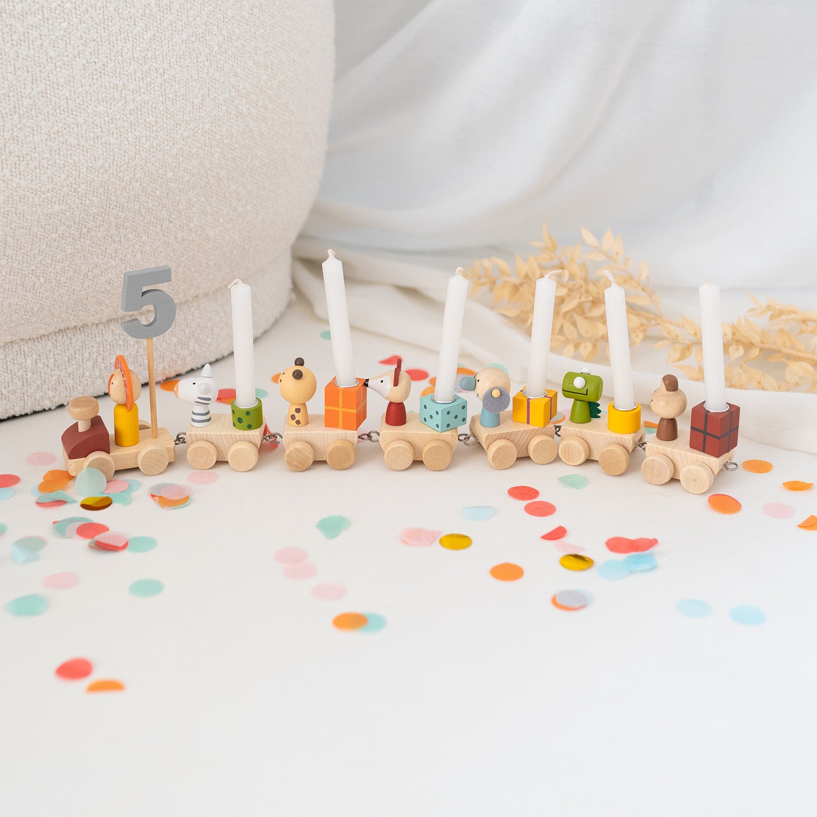 Geburtstagszug mit bunten Tieren, Zahlen und Kerzen