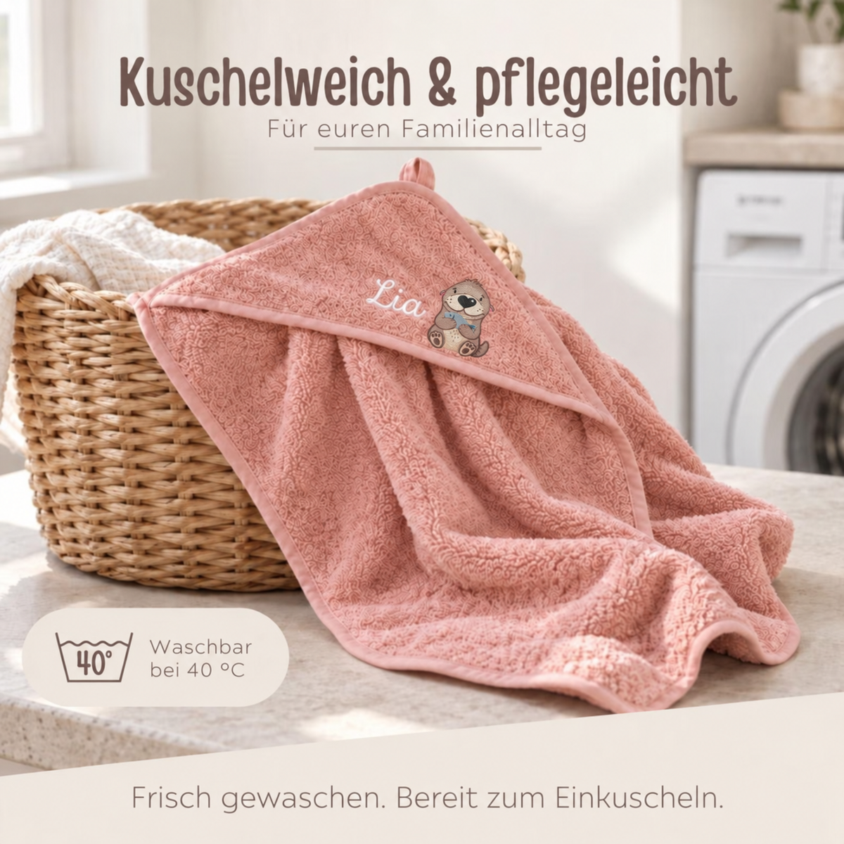 Kapuzenhandtuch Frottee personalisiert - Otter mit Fisch