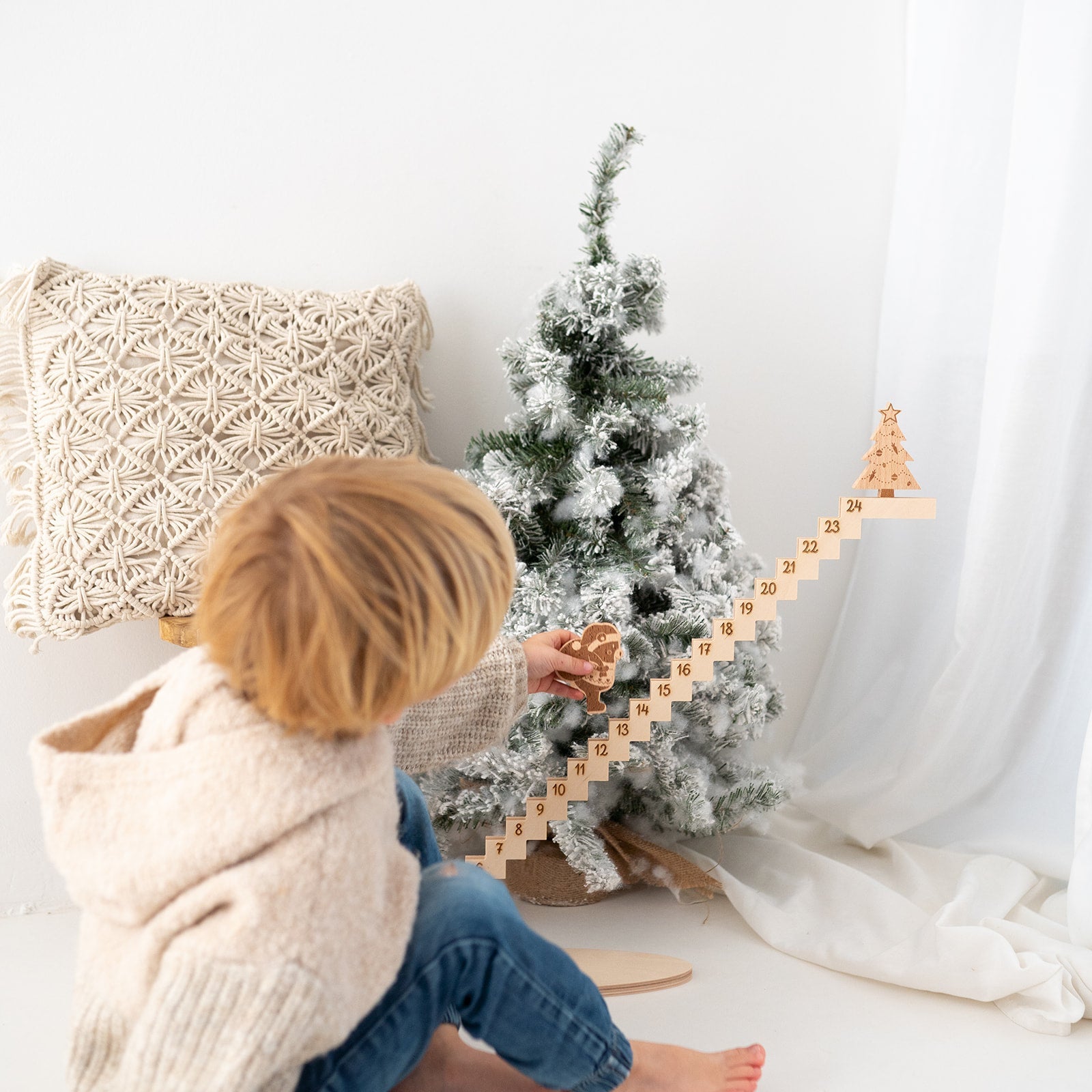 Adventskalender aus Holz "Treppe mit Weihnachtsbär" - wunderwunsch