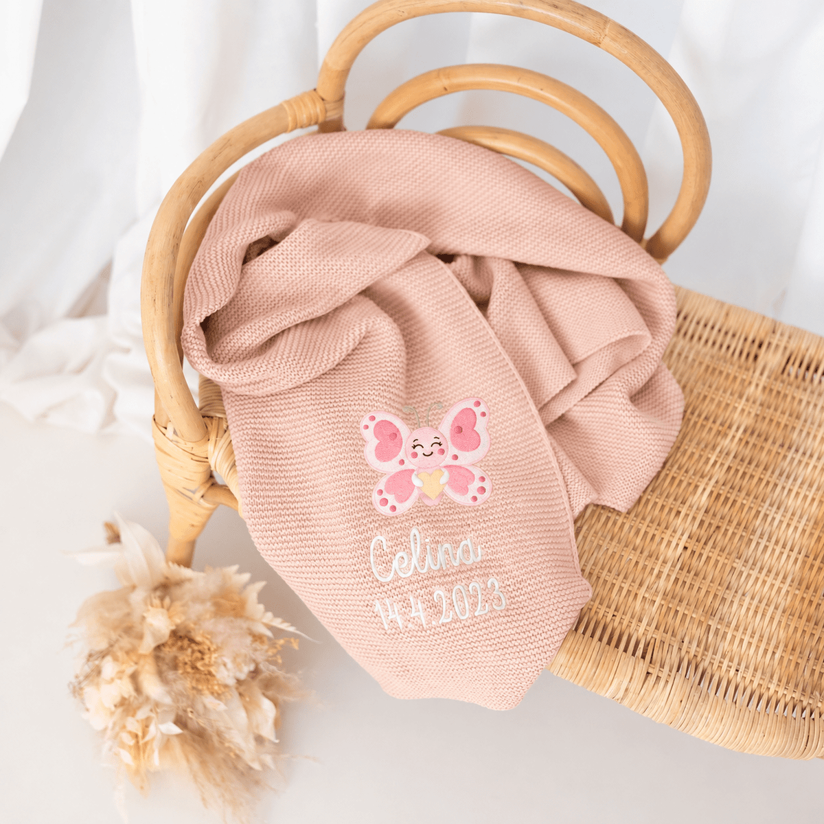 Baby Strickdecke aus 100% Bio-Baumwolle personalisiert - Schmetterling mit Herz - wunderwunsch