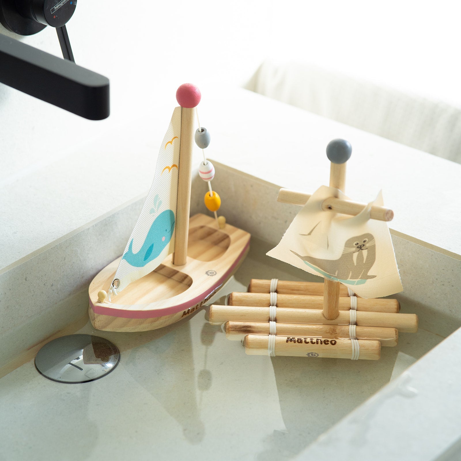 BIECO Segelschiff Holz personalisiert - Wal oder Robbe - wunderwunsch